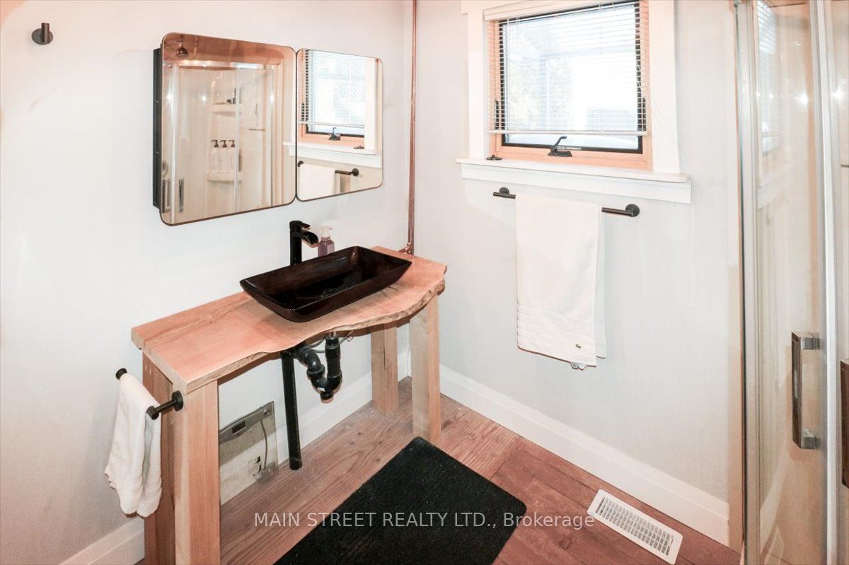 1275 Lakeshore Road Property Photo 15