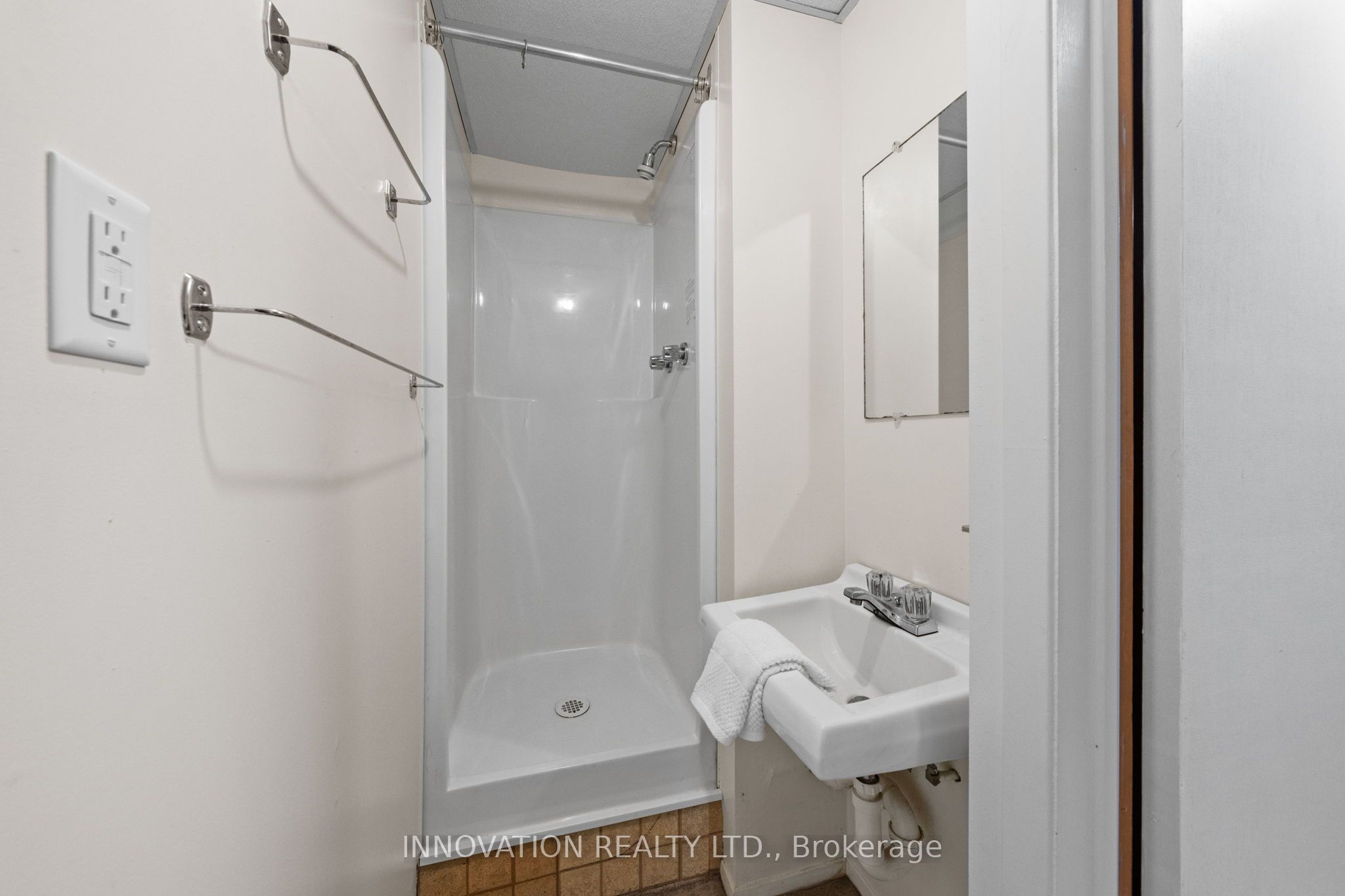 920 Dynes Road 13 Property Photo 28