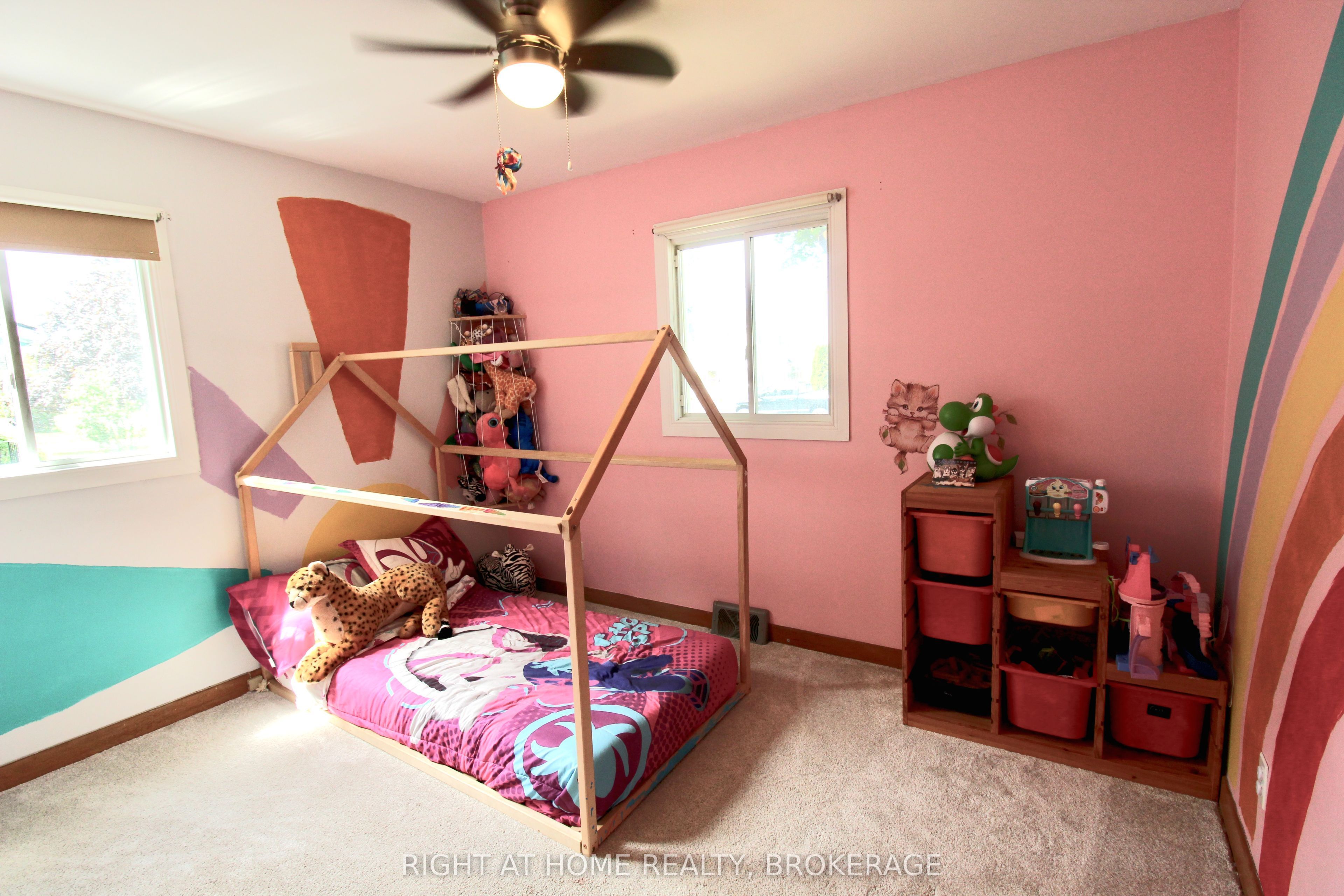 711 John Street Property Photo 15