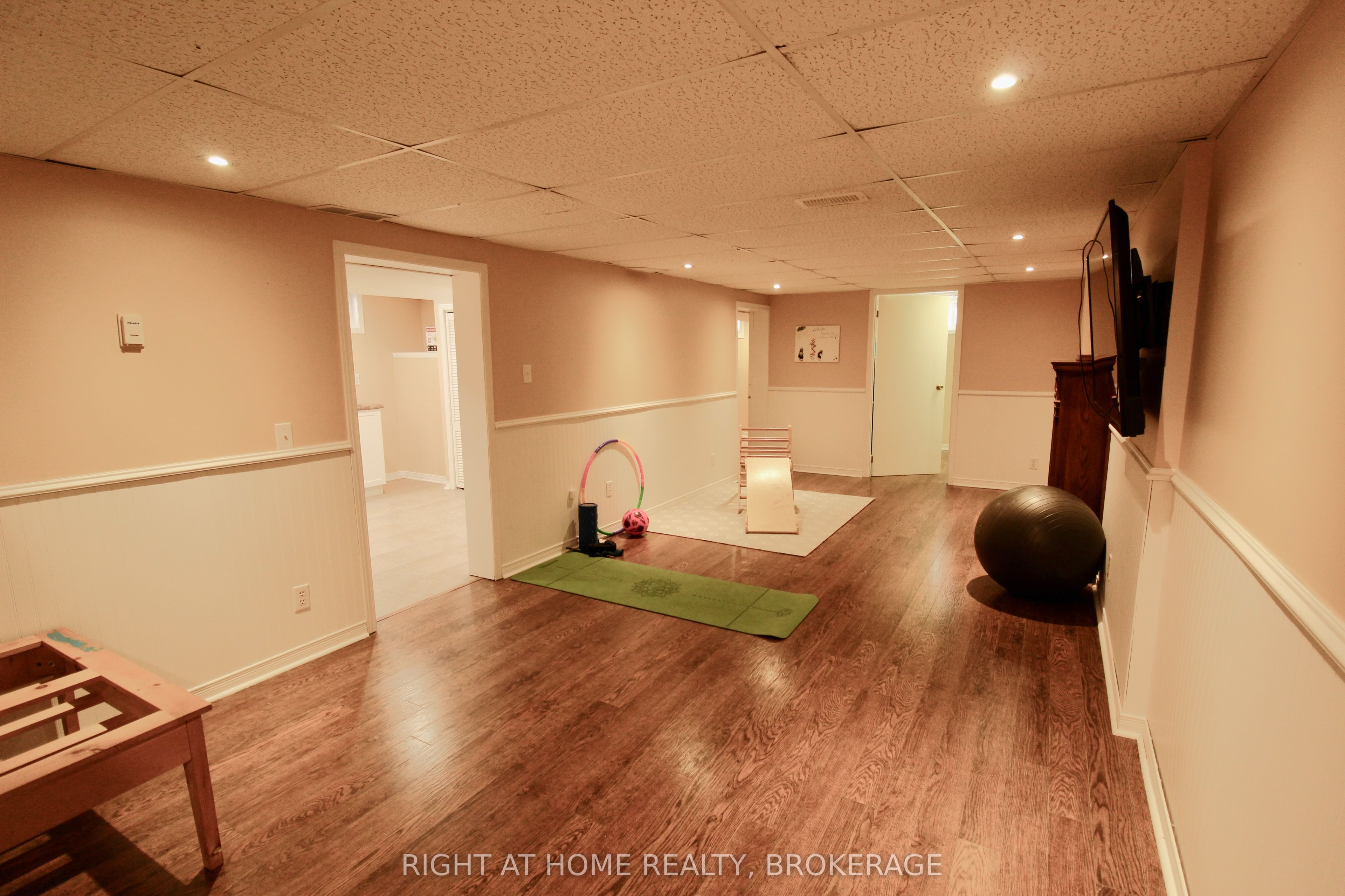 711 John Street Property Photo 20