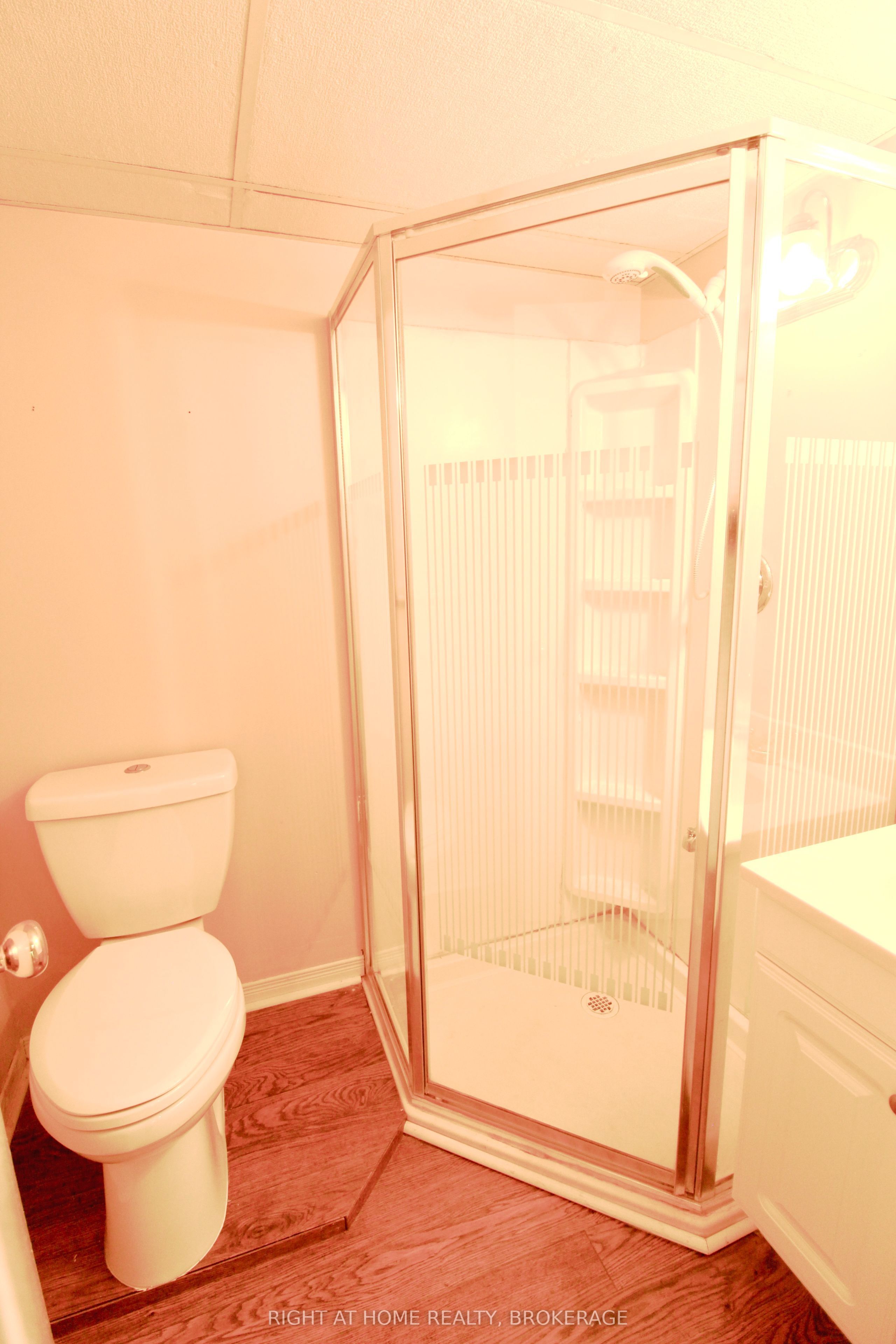 711 John Street Property Photo 22