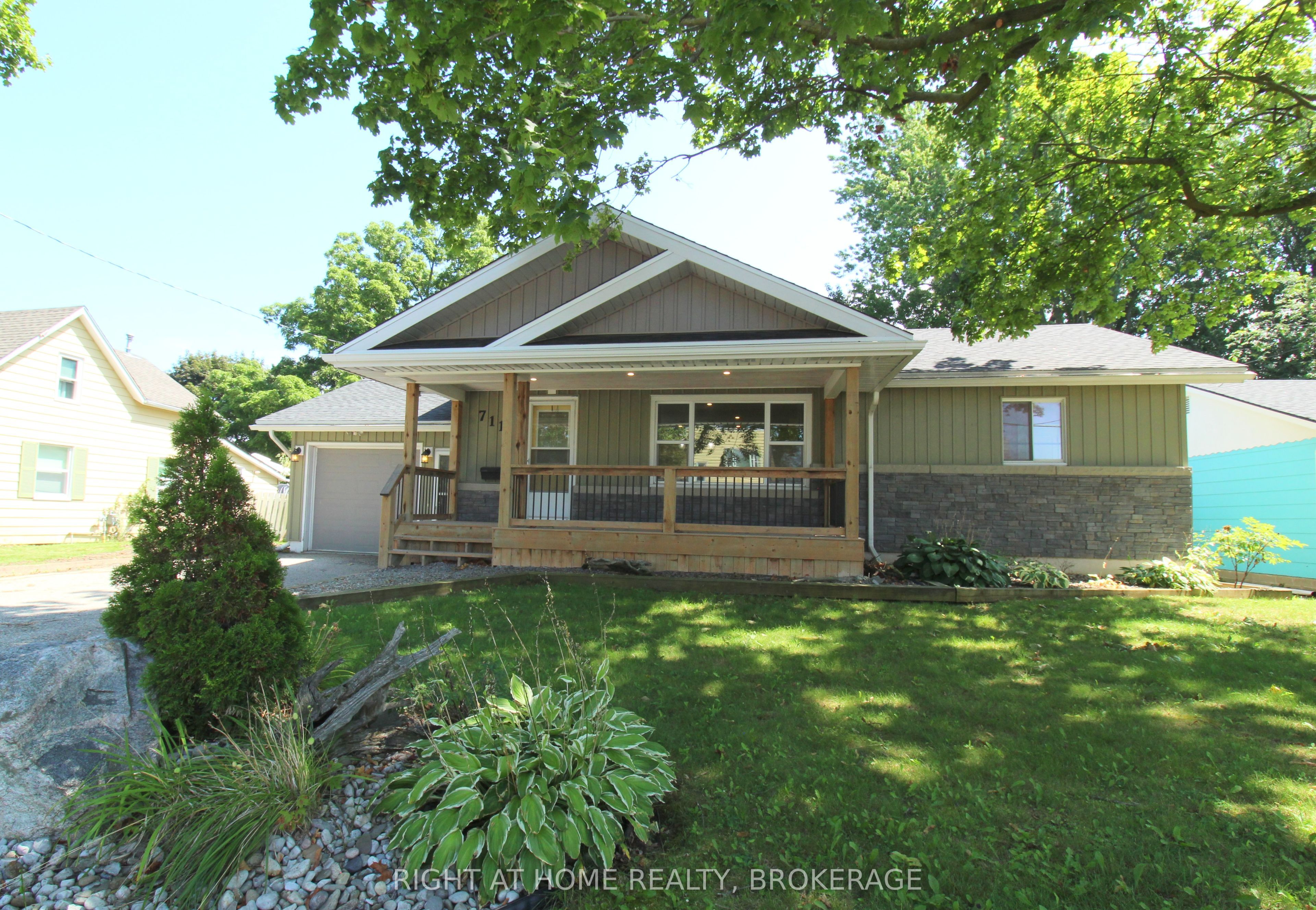 711 John Street Property Photo 37