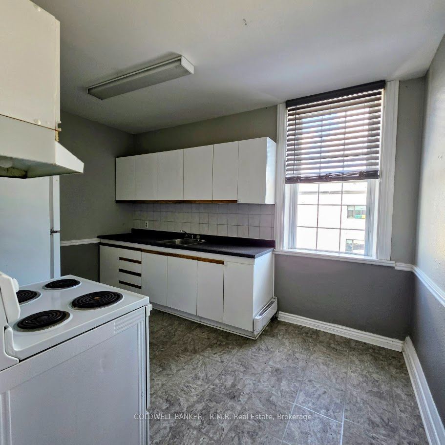 47 William Street N 4 Property Photo 1