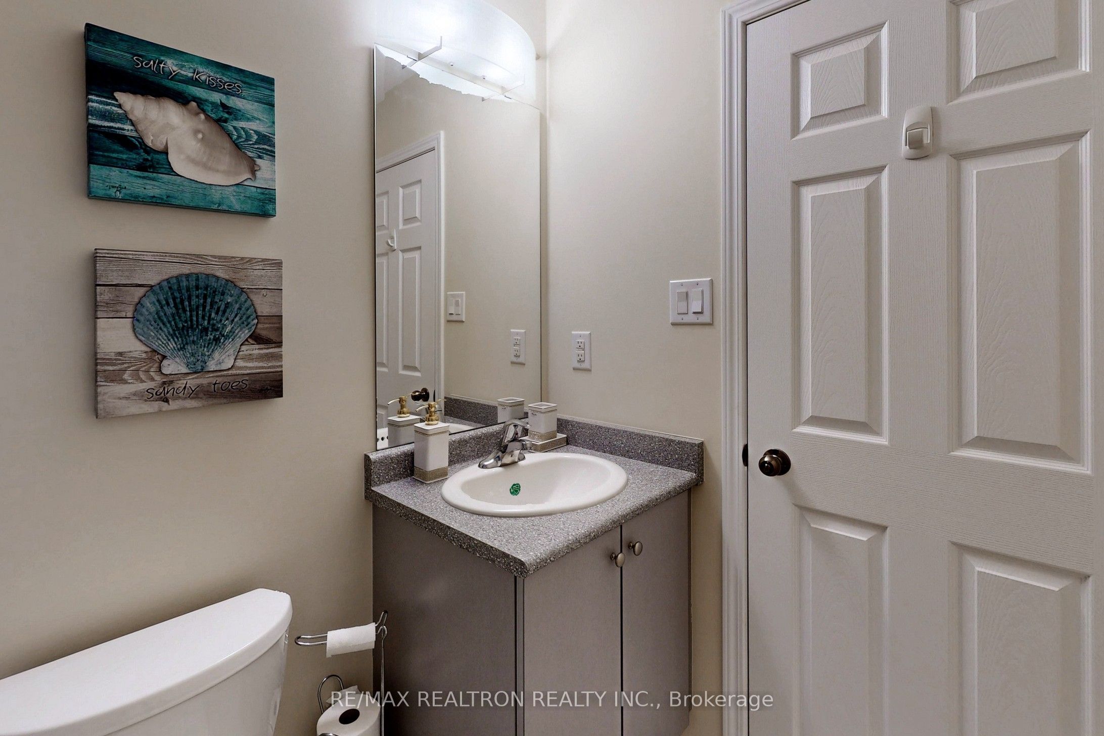 8472 Hickory Lane Property Photo 33