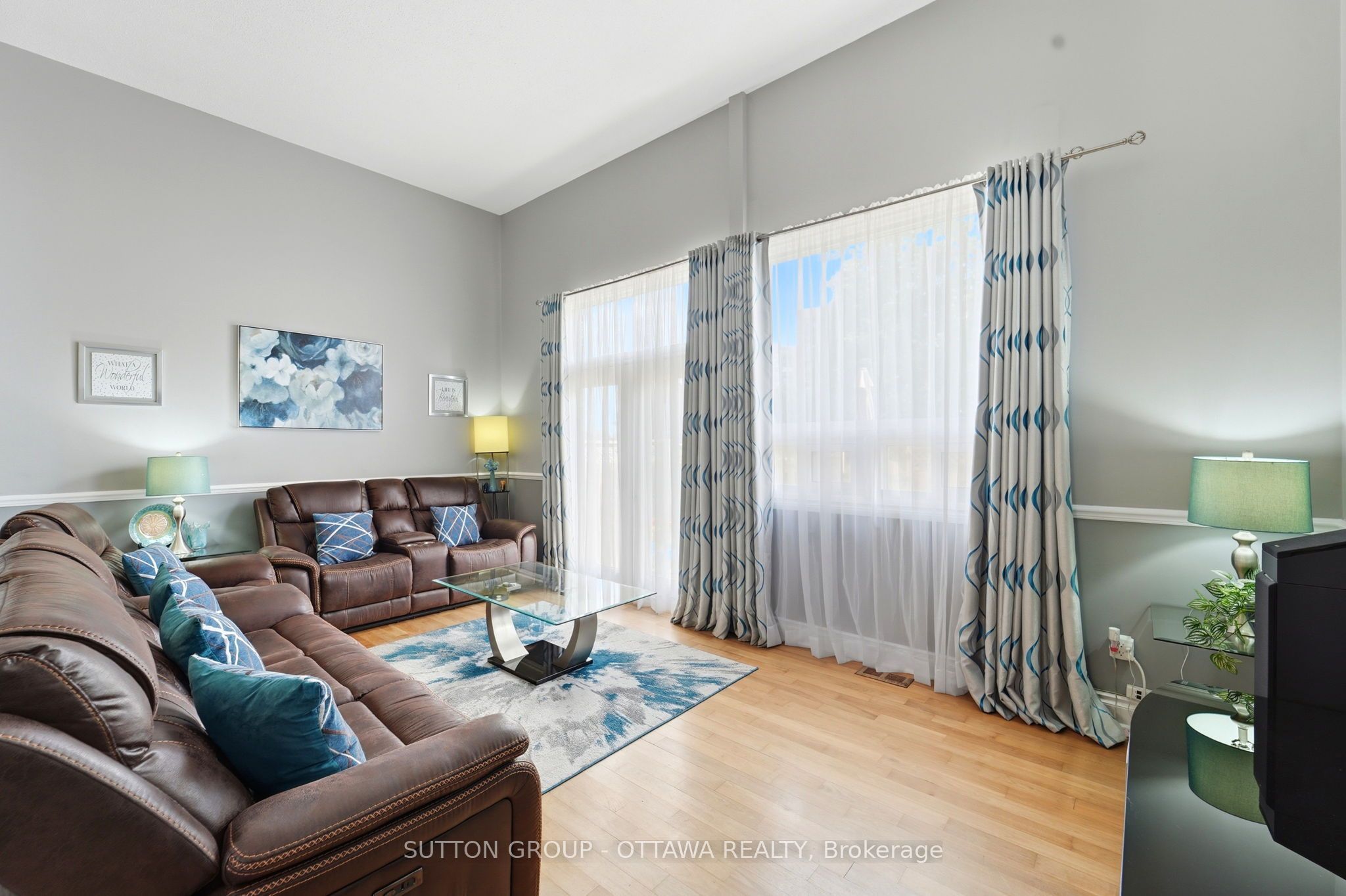 2415 Southvale Crescent 71 Property Photo 6