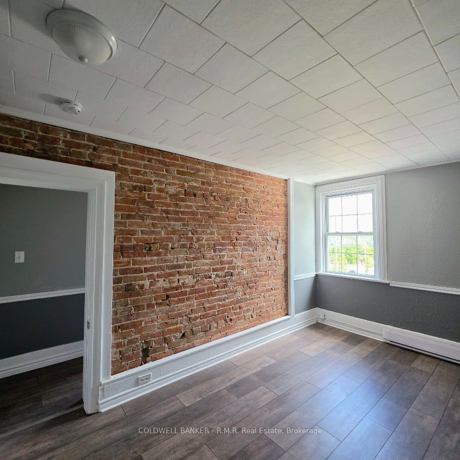47 William Street N 3 Property Photo 1