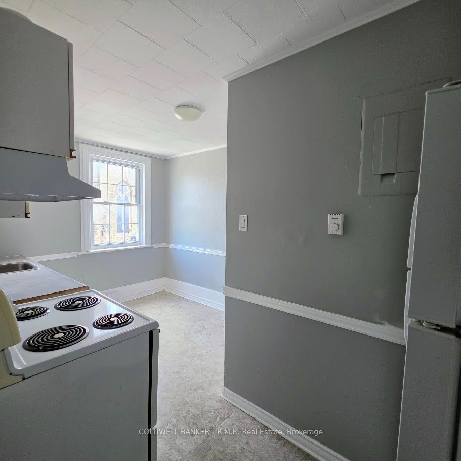 47 William Street N 3 Property Photo 2