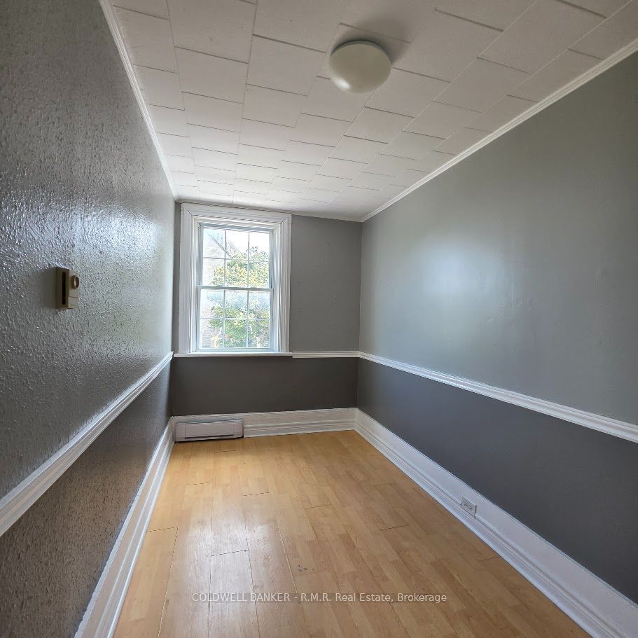 47 William Street N 3 Property Photo 5