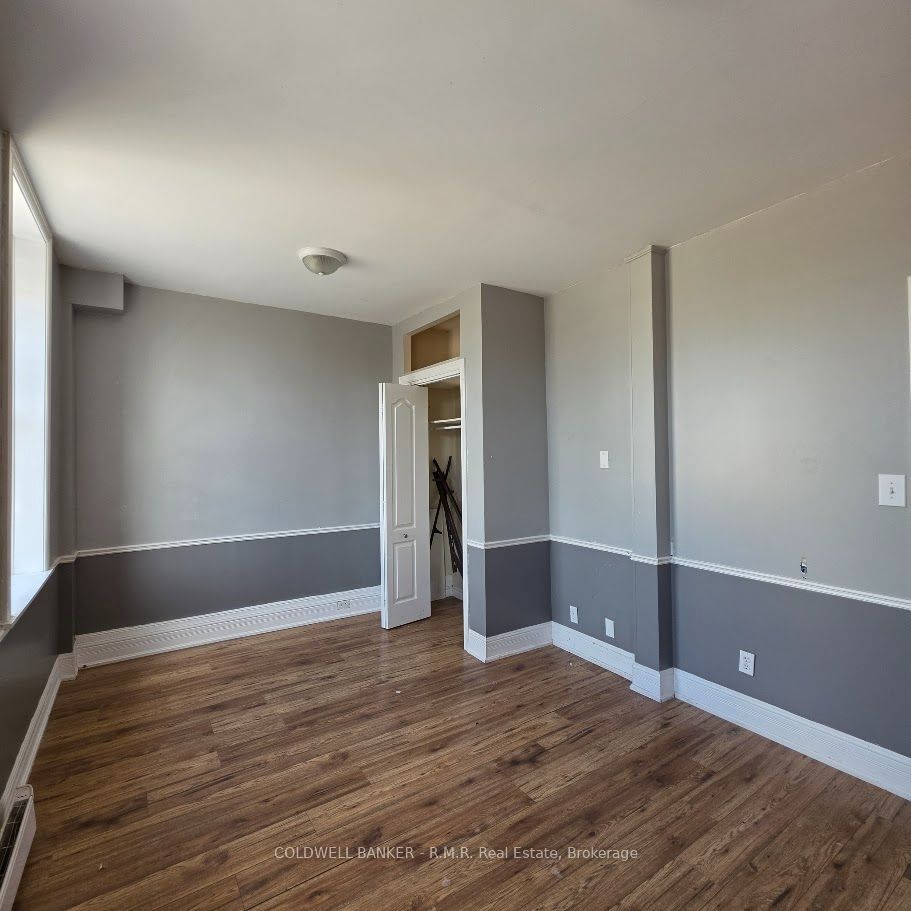47 William Street N 2 Property Photo 4