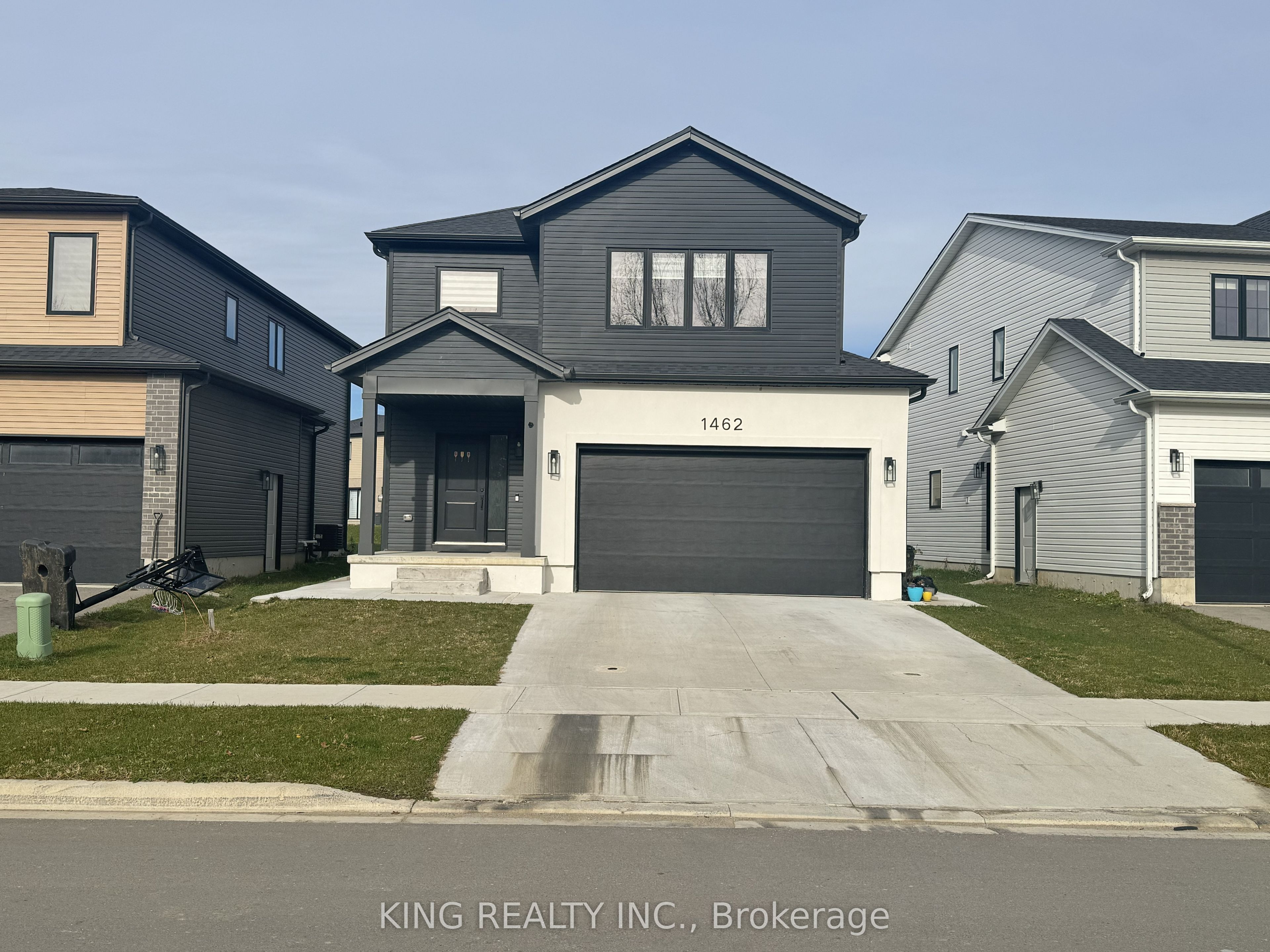 1462 Twilite Boulevard Upper Property Photo 2