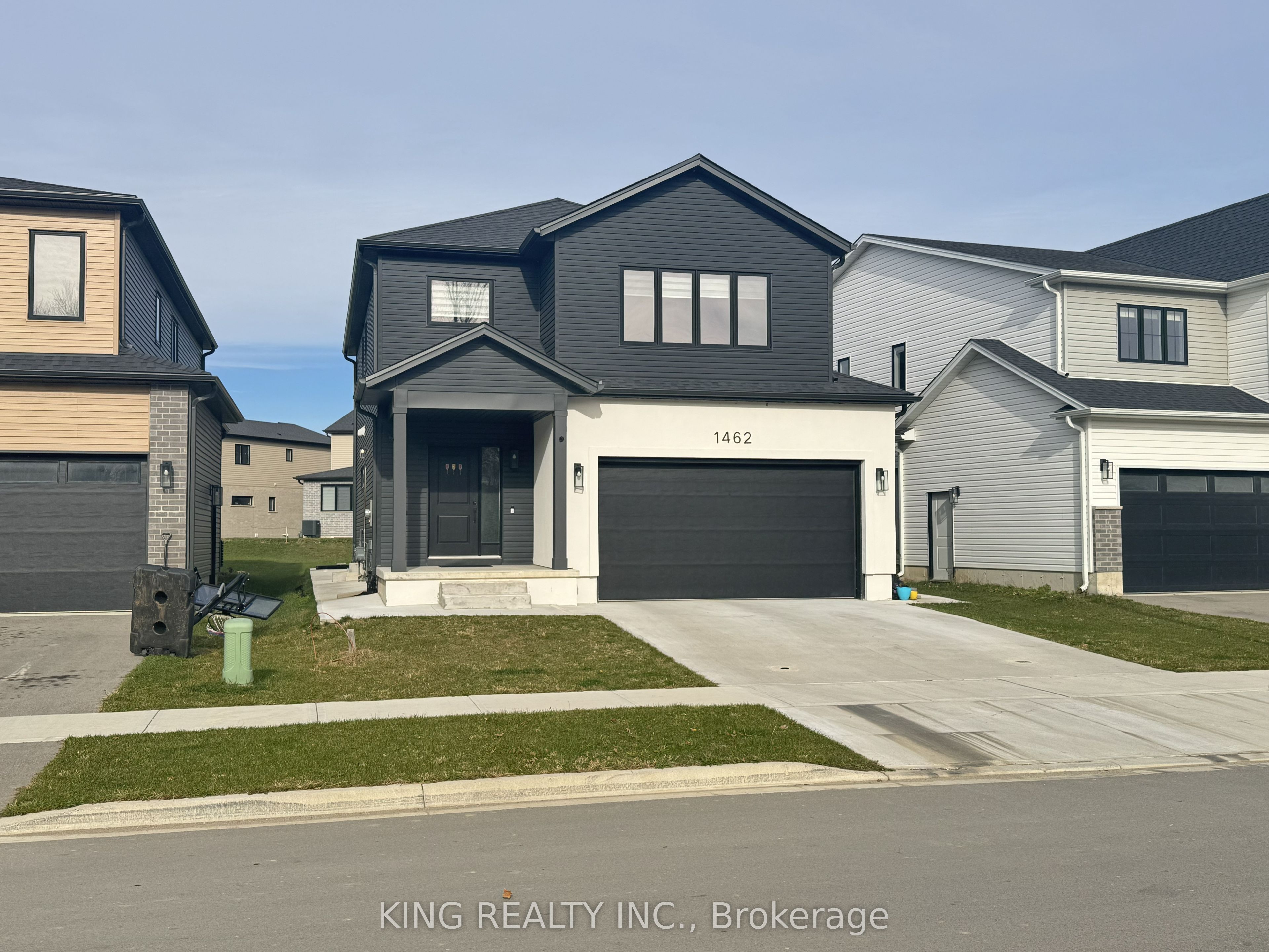 1462 Twilite Boulevard Upper Property Photo 3