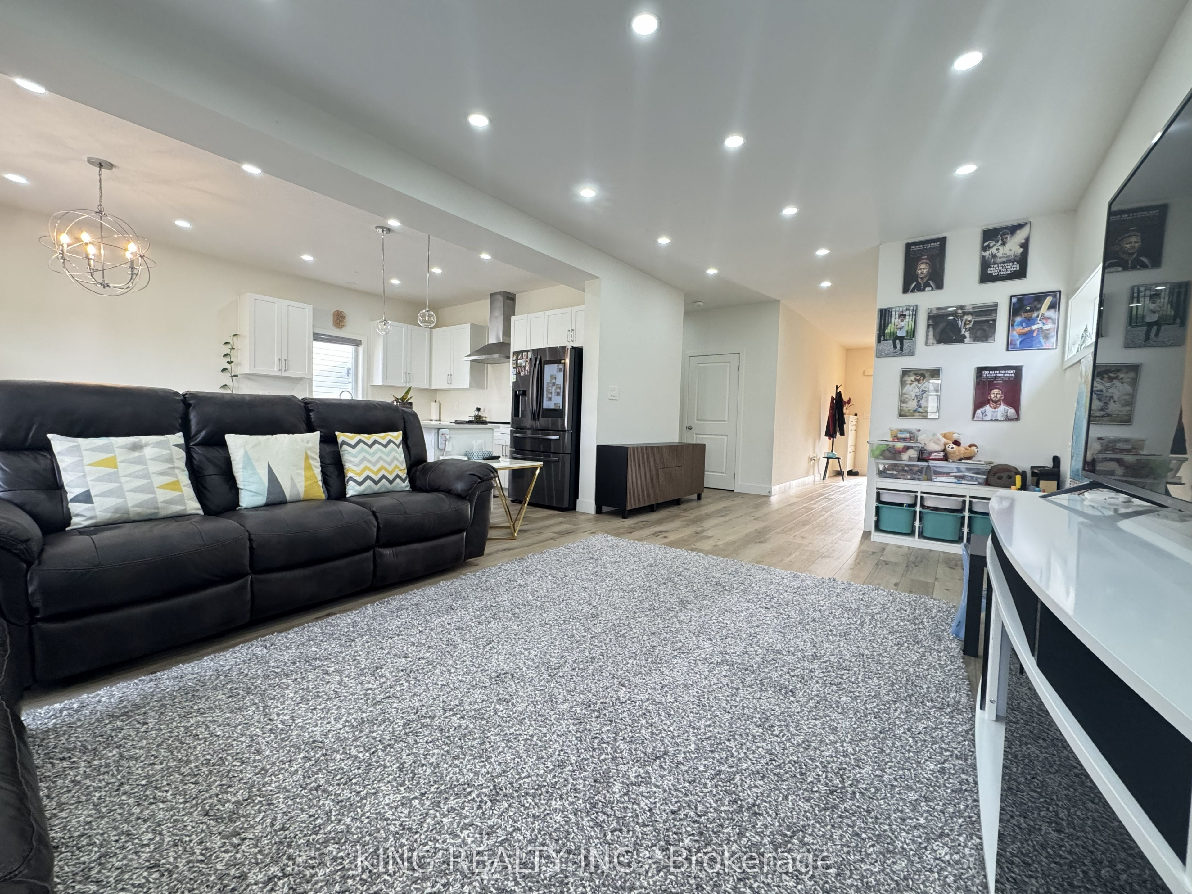 1462 Twilite Boulevard Upper Property Photo 12