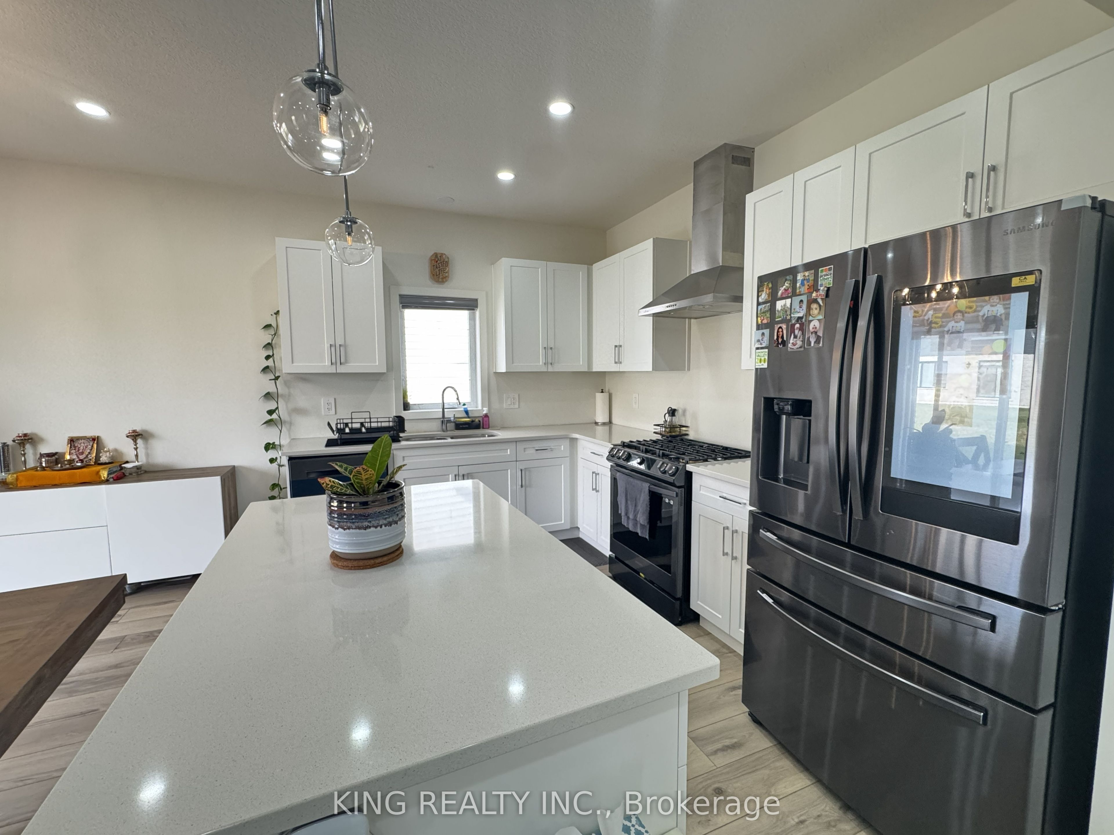 1462 Twilite Boulevard Upper Property Photo 14