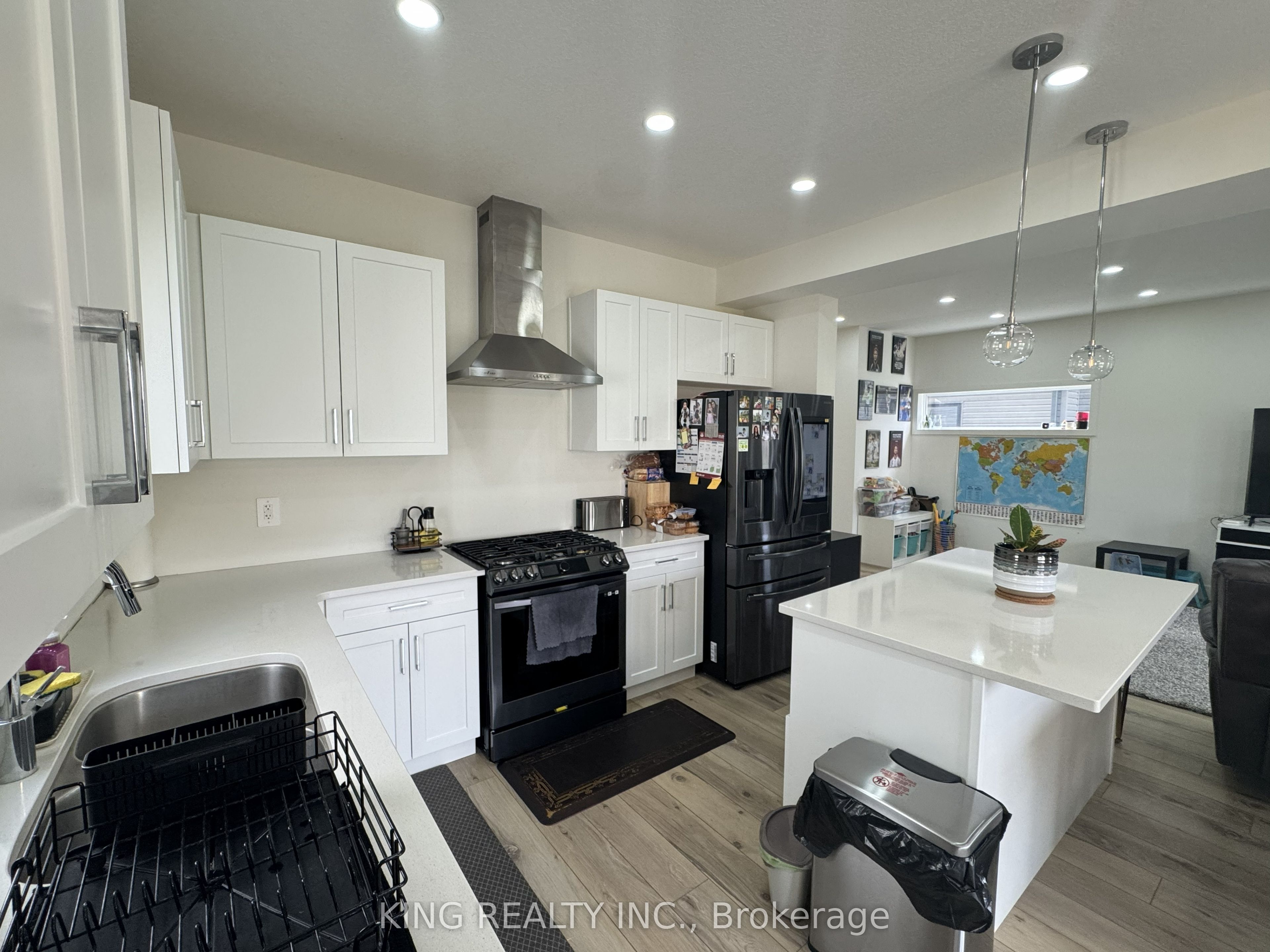 1462 Twilite Boulevard Upper Property Photo 15
