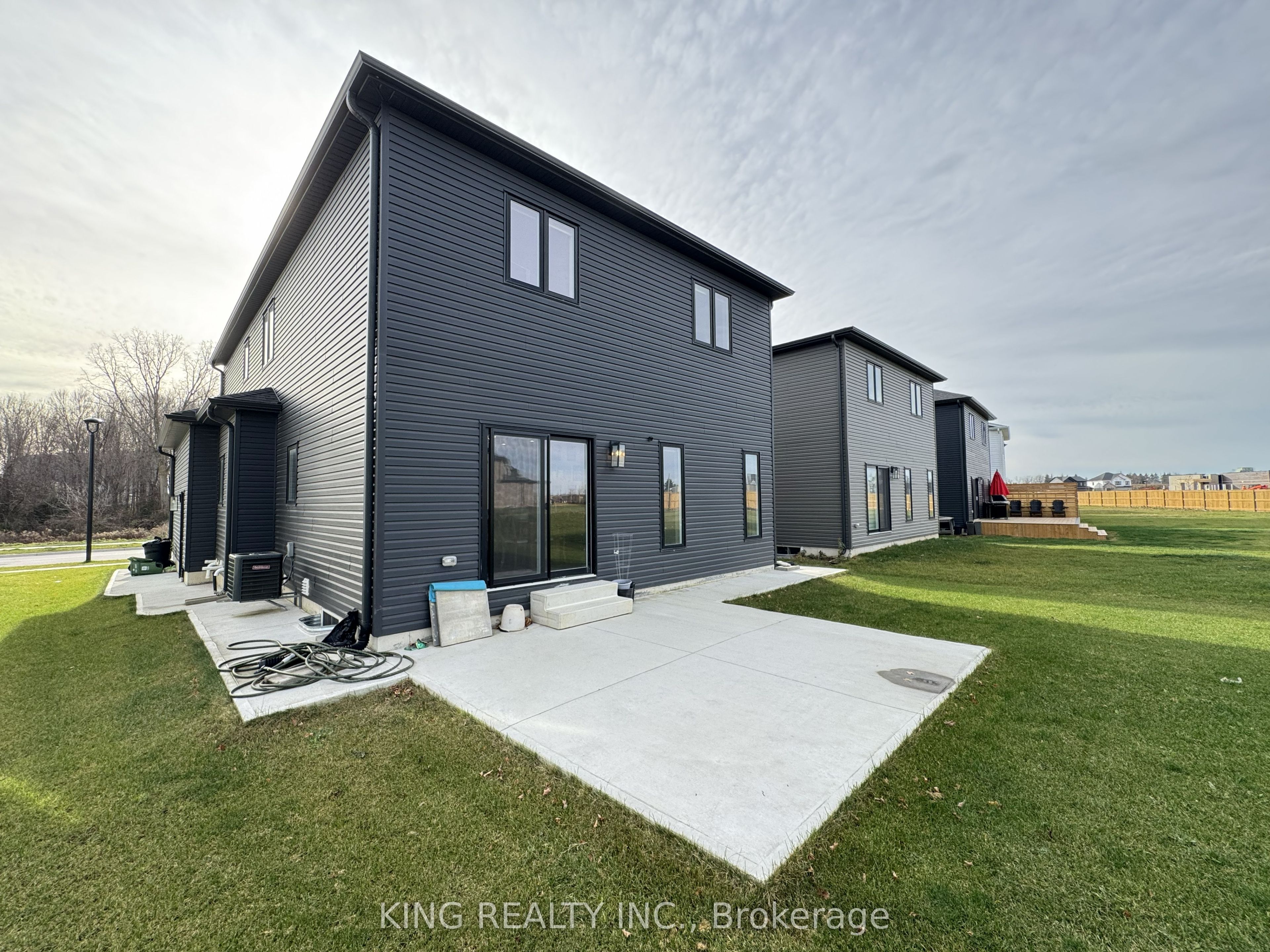 1462 Twilite Boulevard Upper Property Photo 36