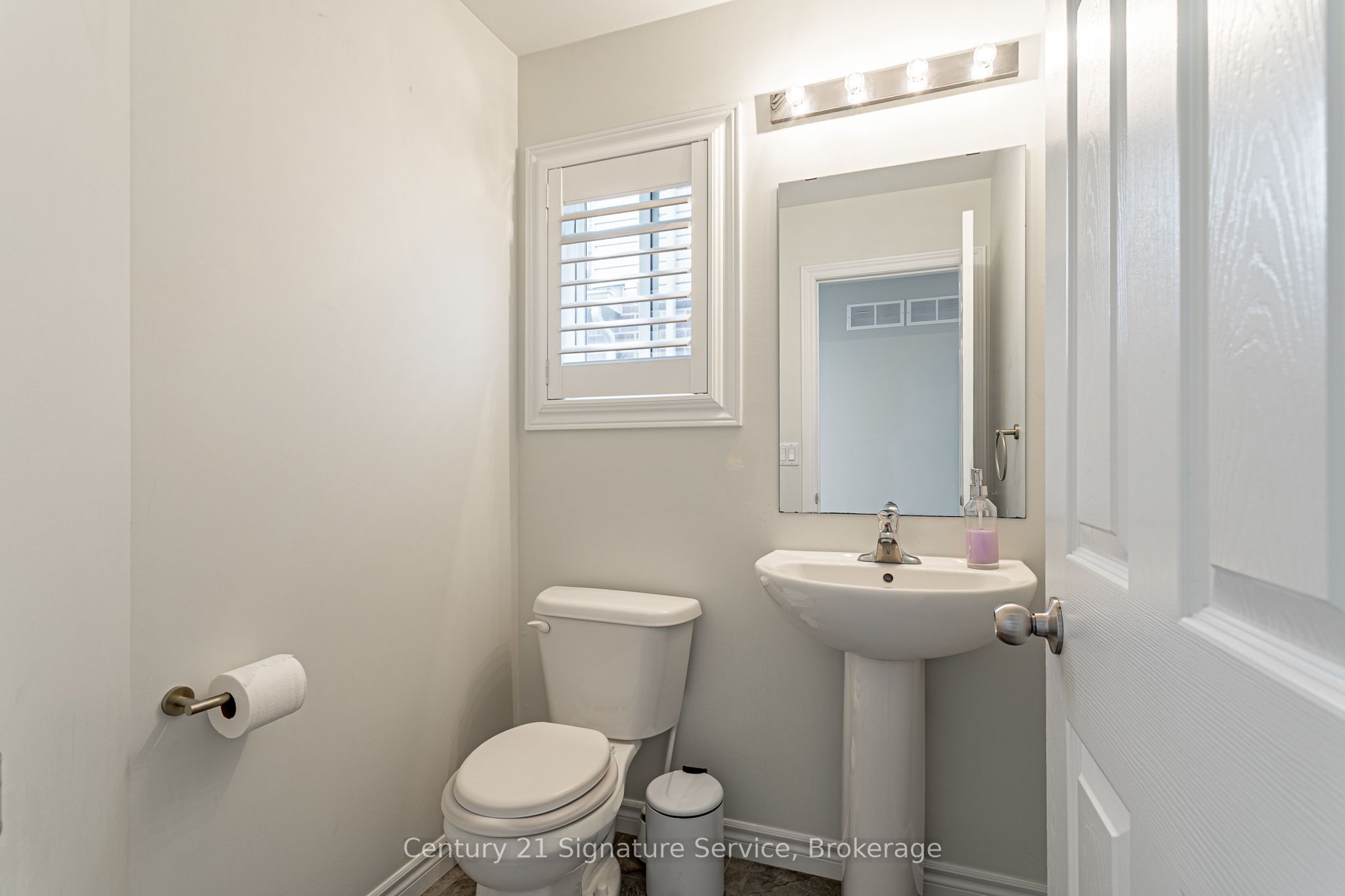 27 Freer Drive Property Photo 8