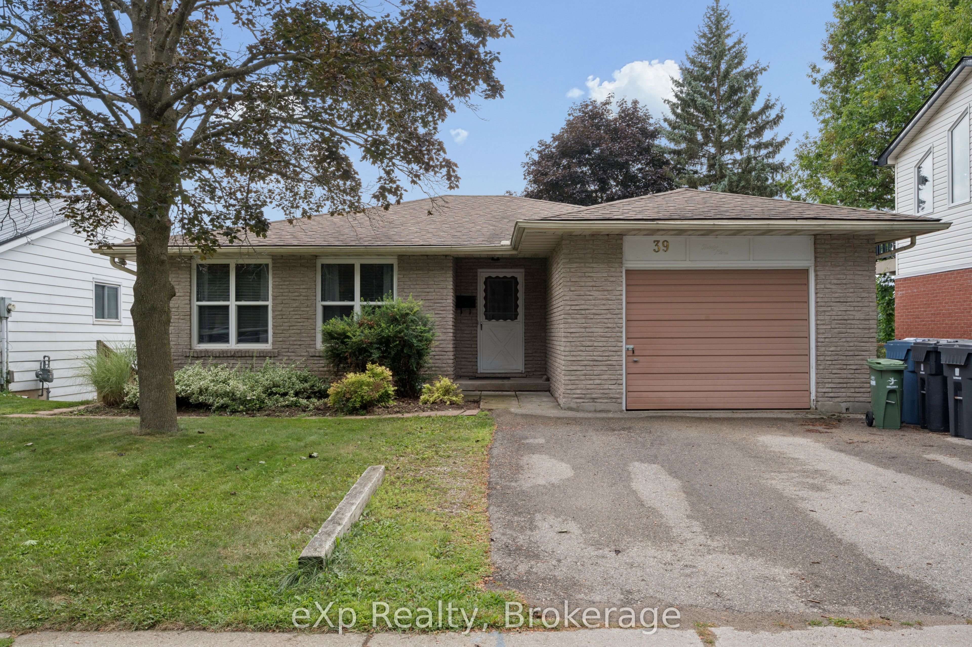 39 Keats Crescent Property Photo 1