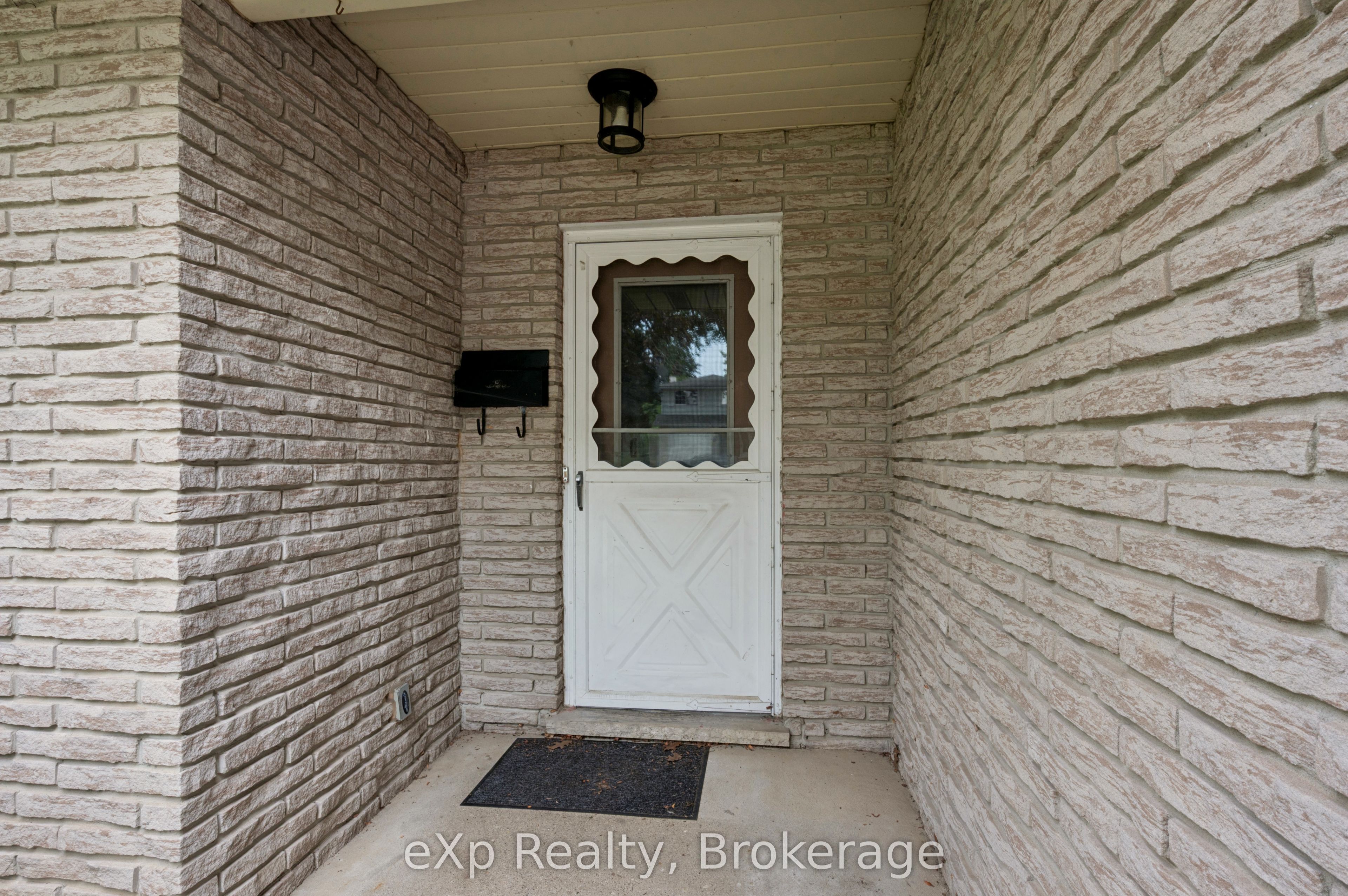 39 Keats Crescent Property Photo 4