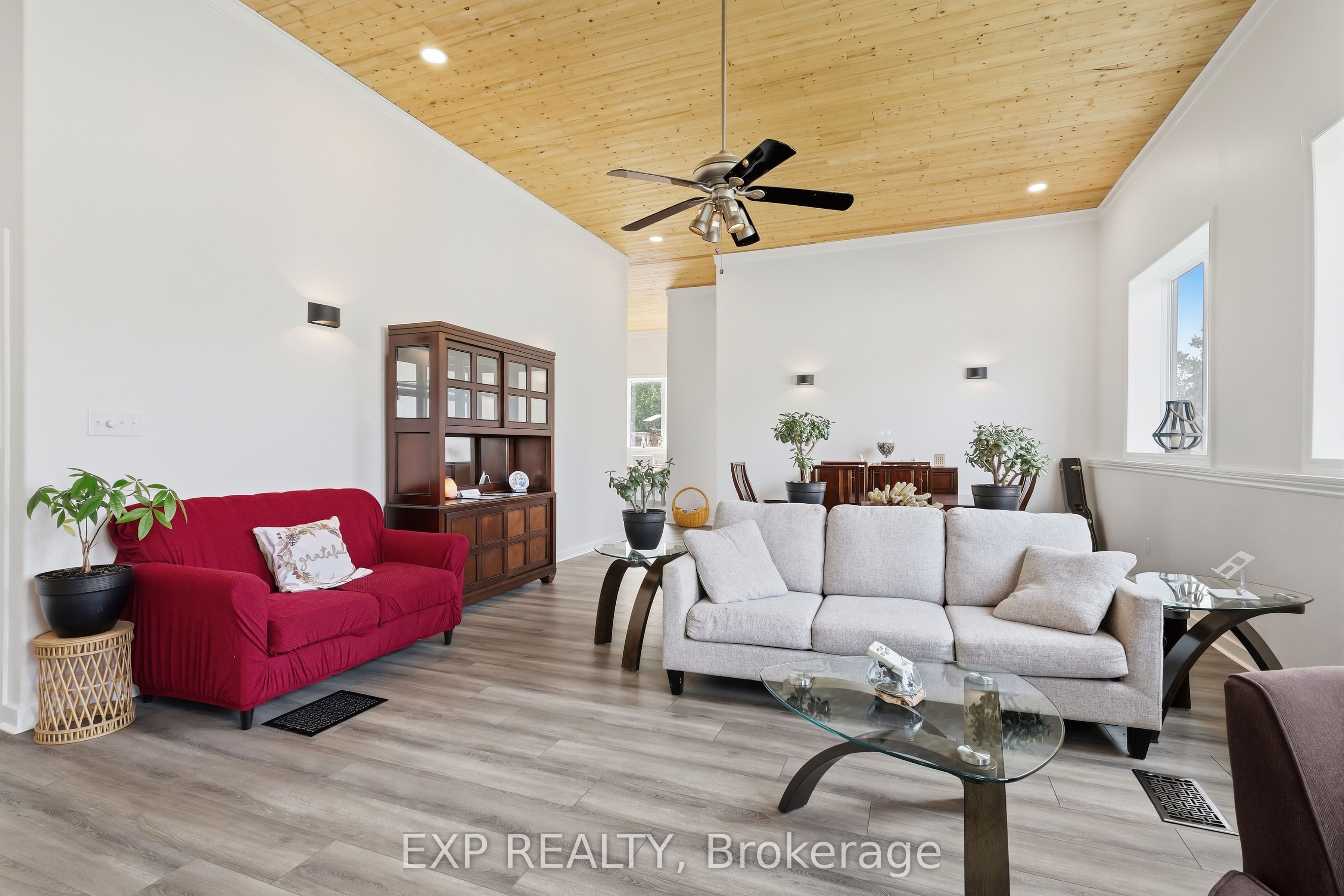 51181 Broadway Street Property Photo 8