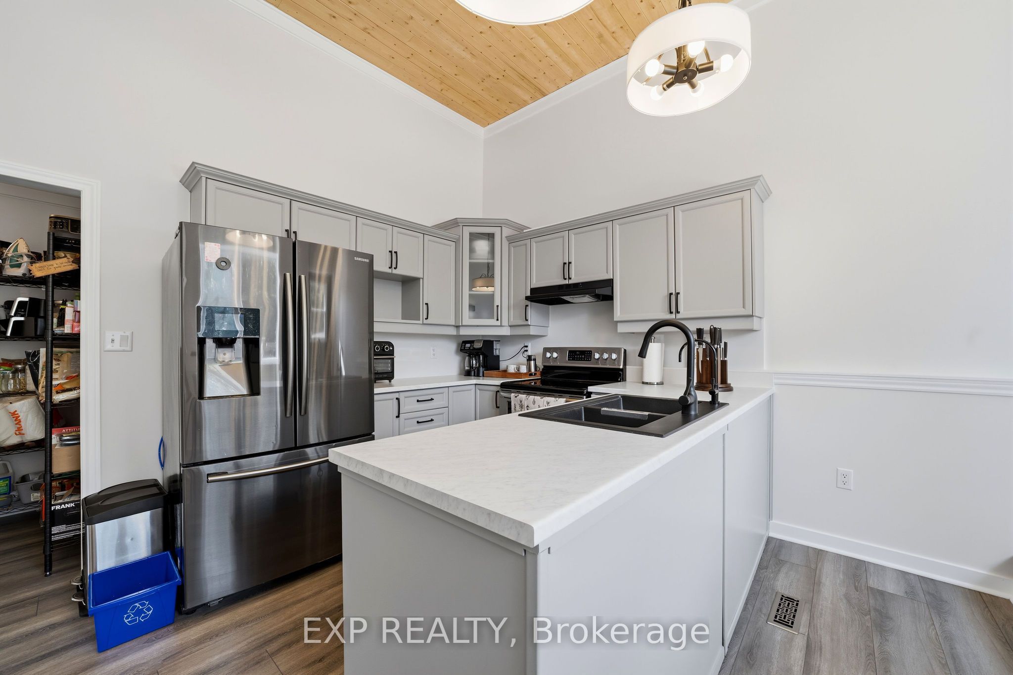 51181 Broadway Street Property Photo 11