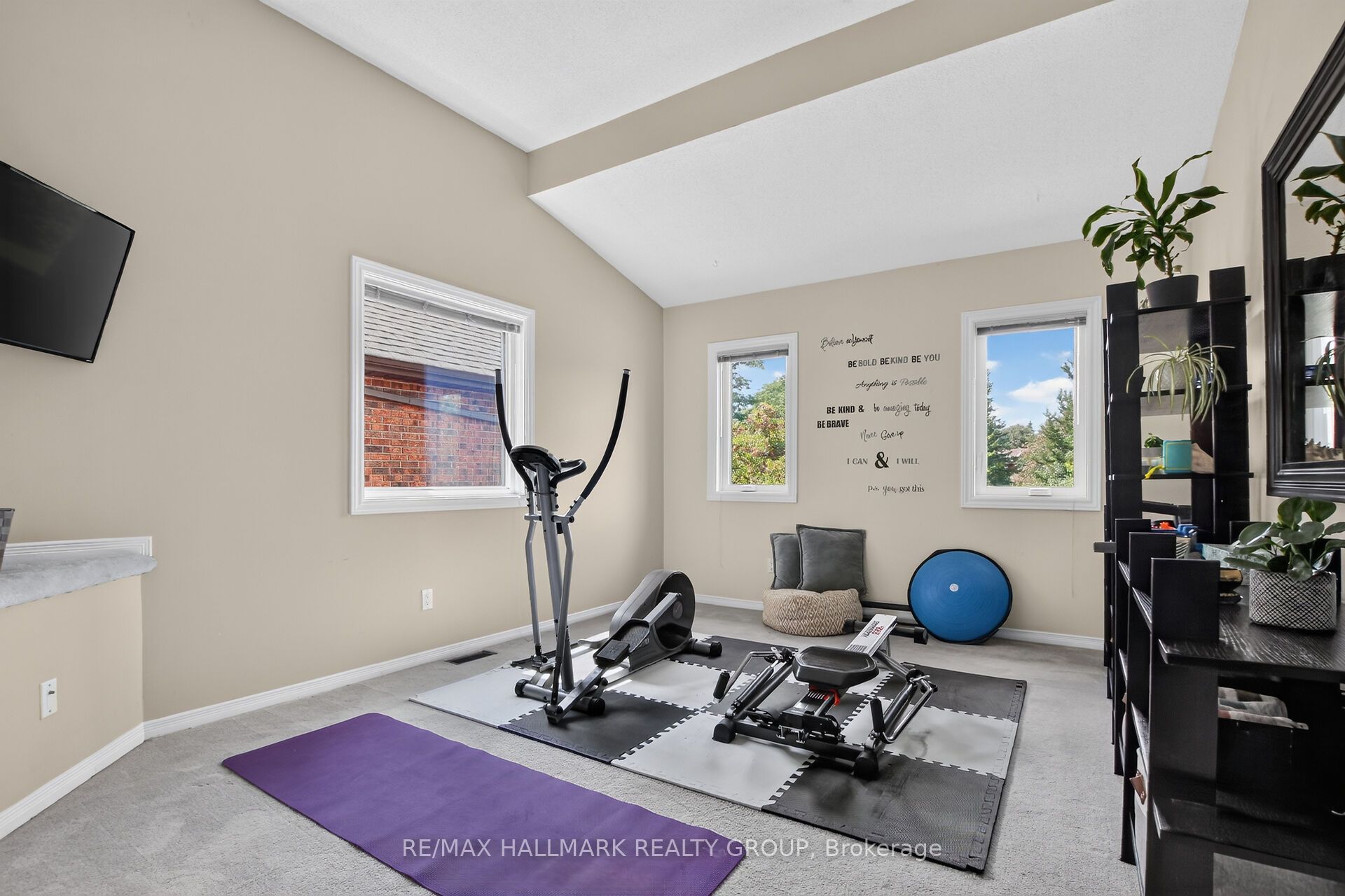 19 Windeyer Crescent Property Photo 16