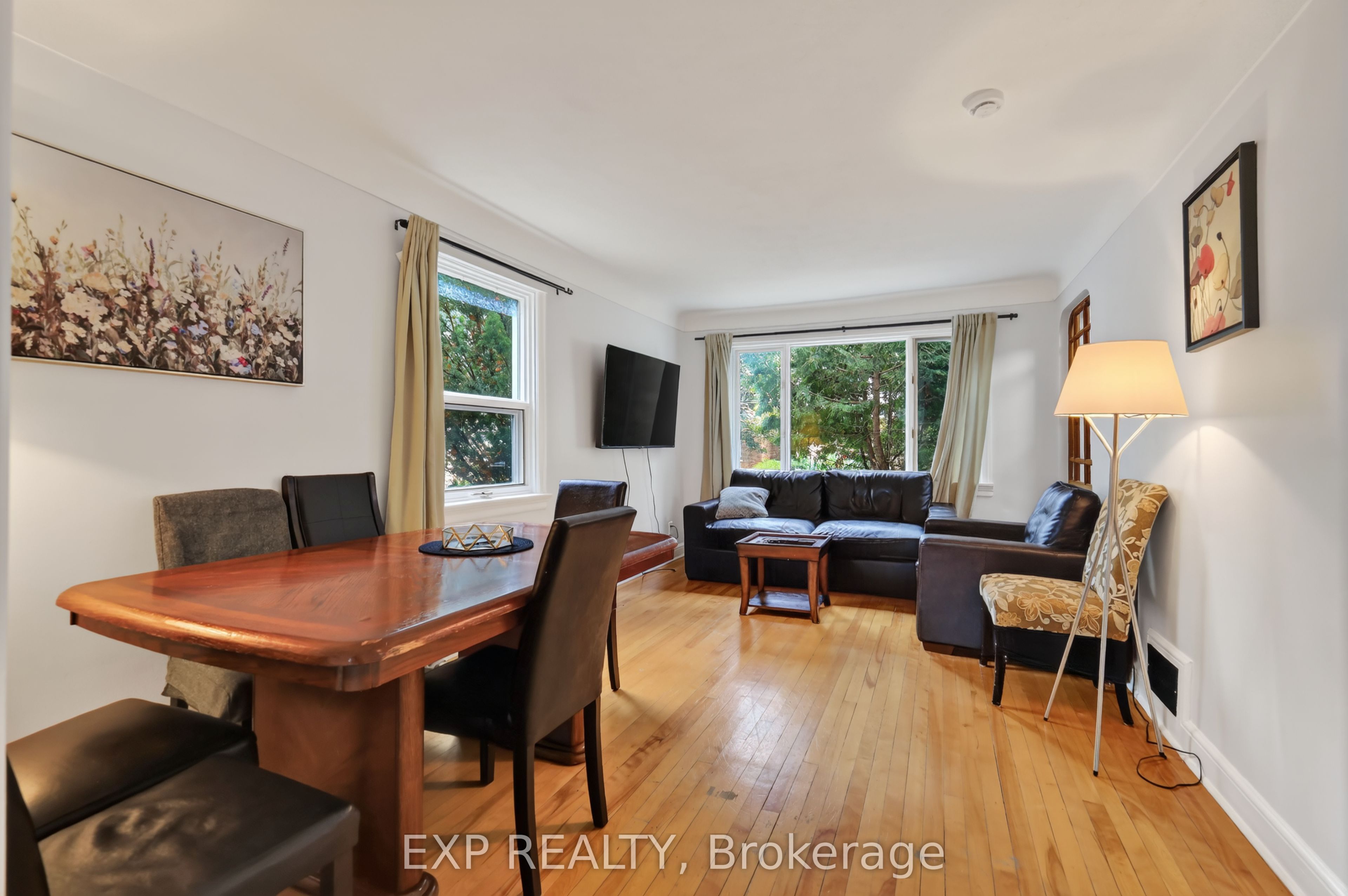 1220 Collins Avenue Property Photo 6