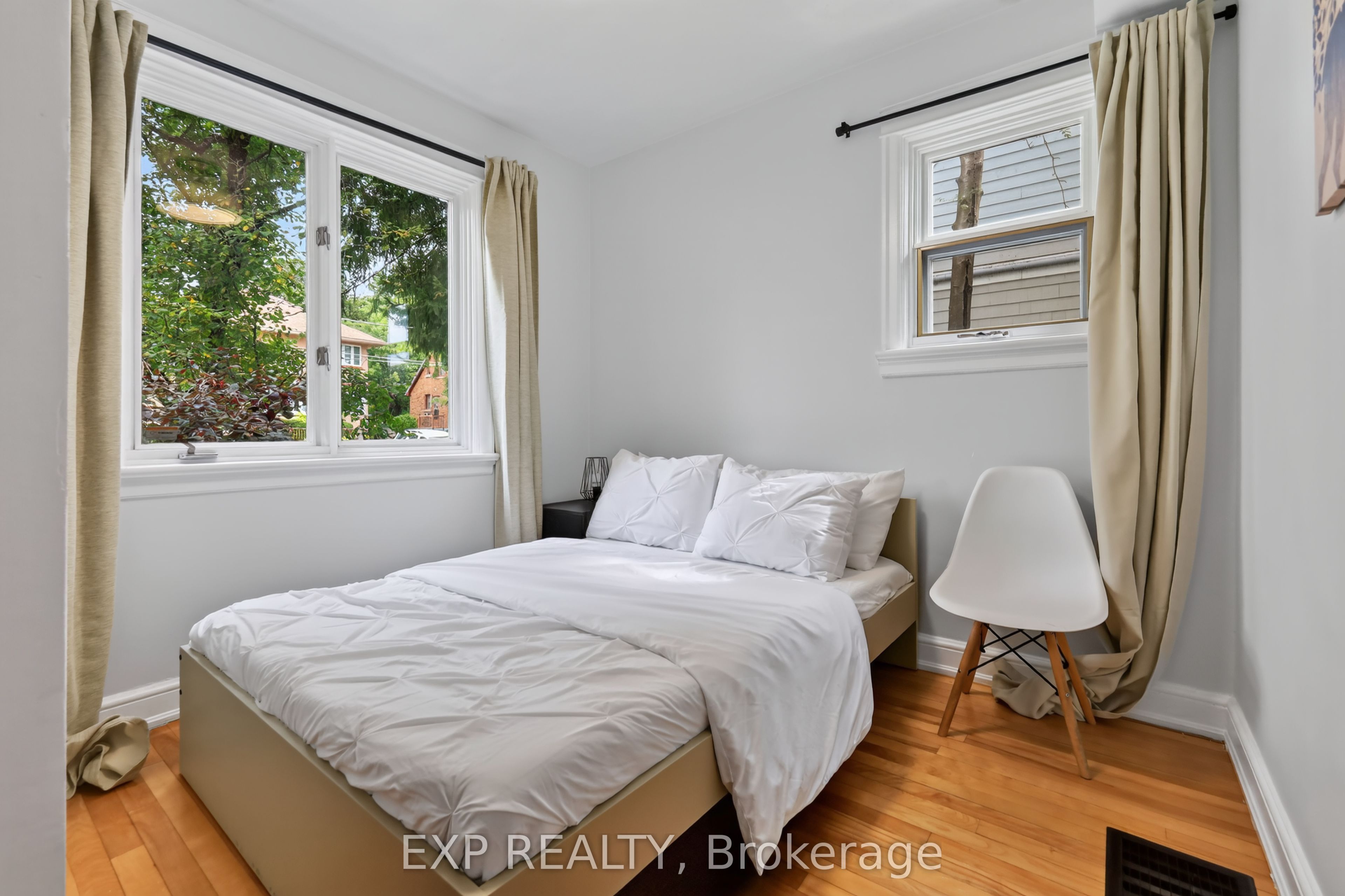 1220 Collins Avenue Property Photo 15