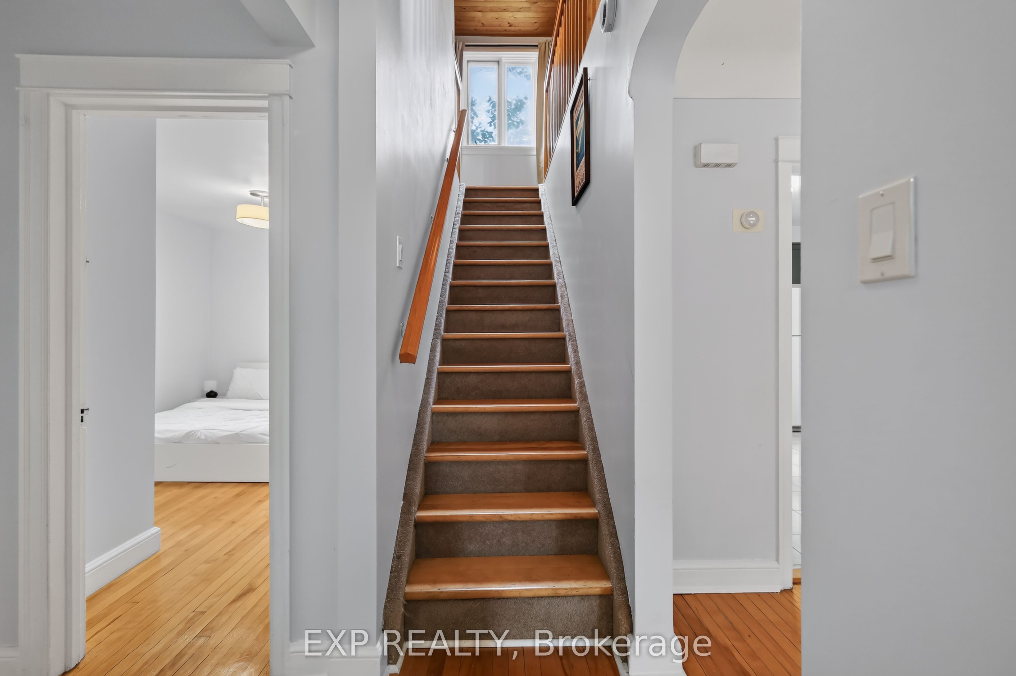 1220 Collins Avenue Property Photo 17