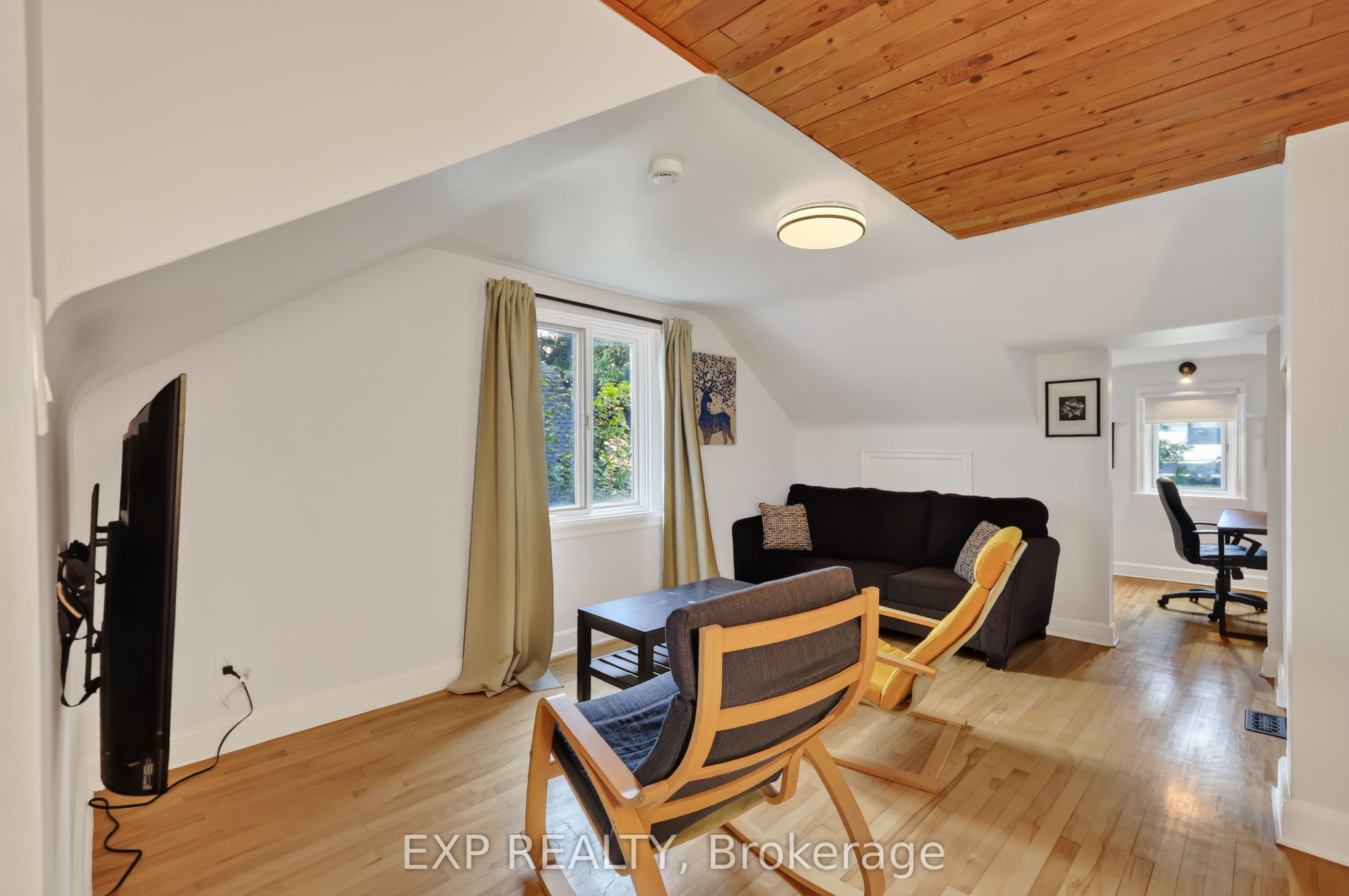 1220 Collins Avenue Property Photo 19