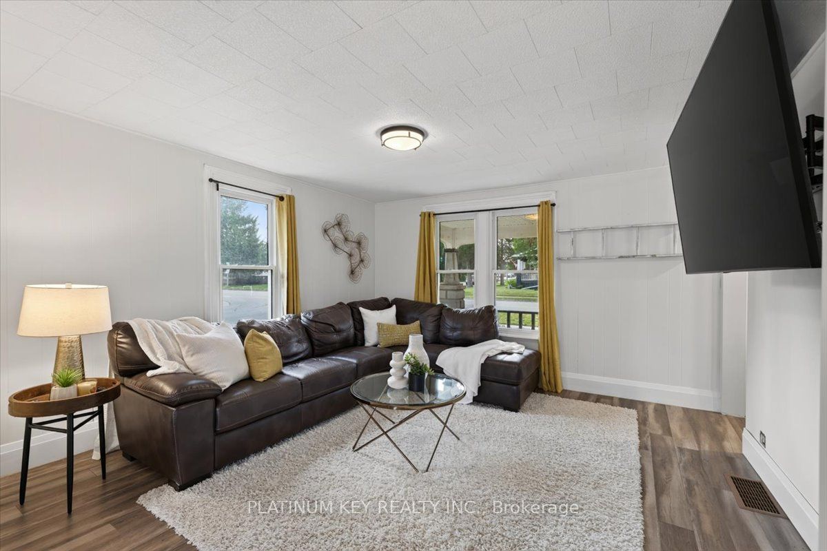 8624 Glendon Drive Property Photo 7