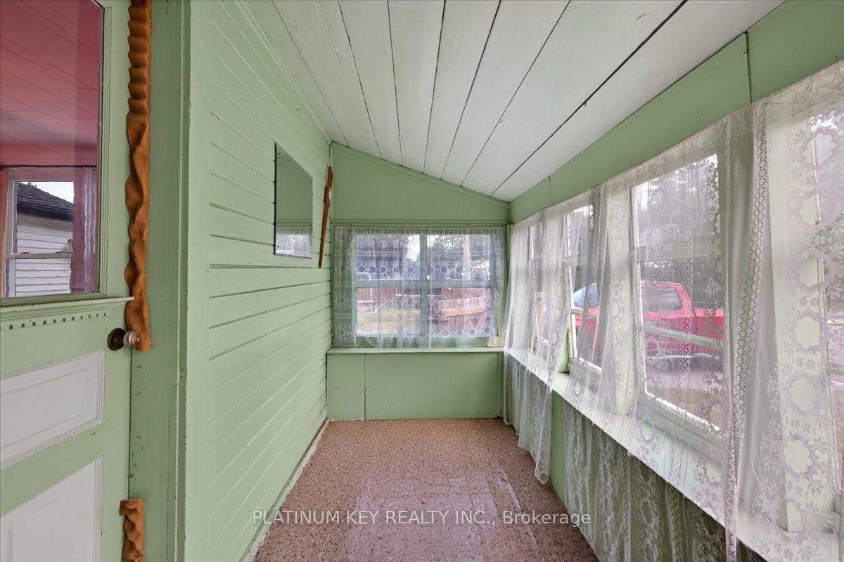 8624 Glendon Drive Property Photo 24