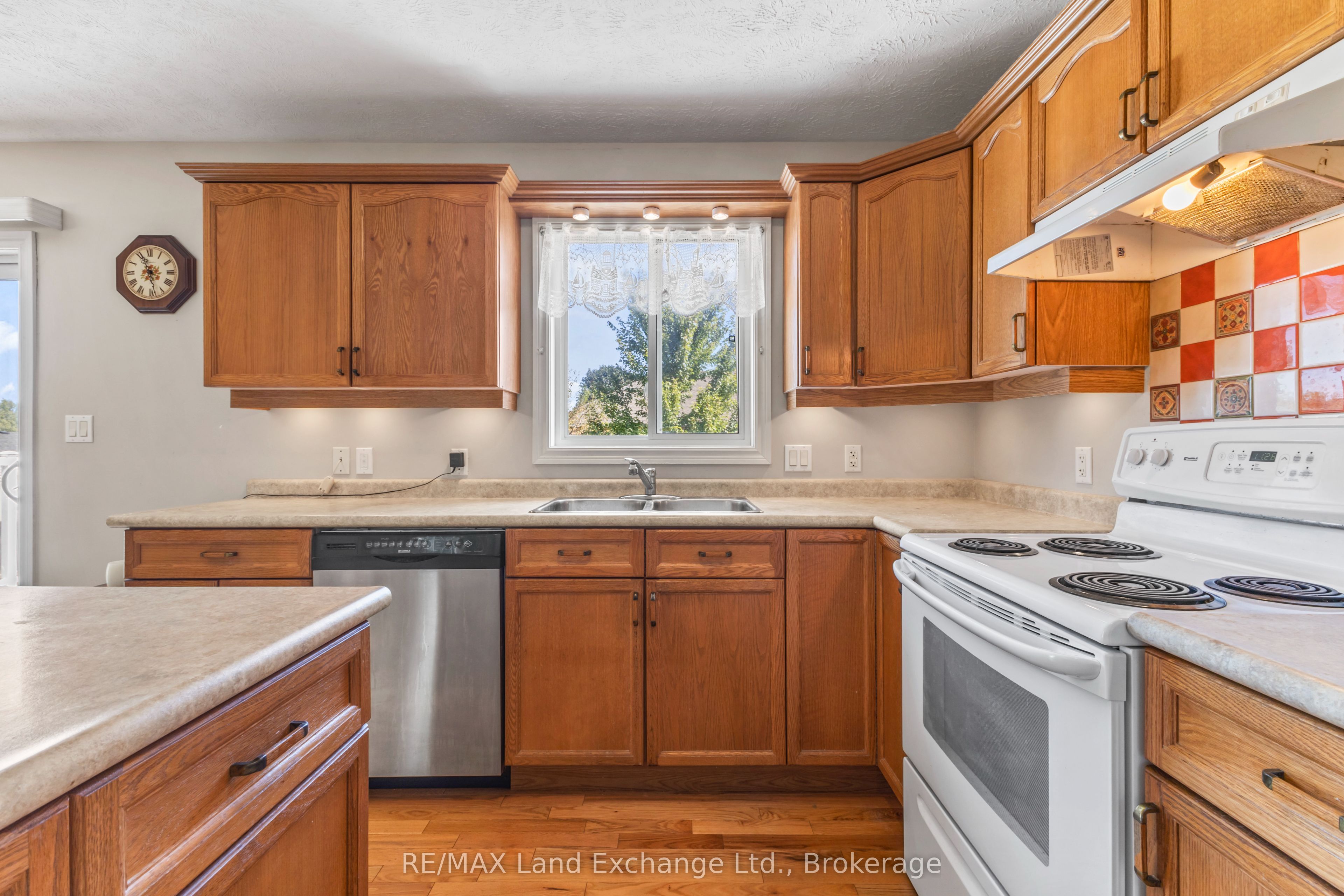 513 Peirson Avenue Property Photo 13