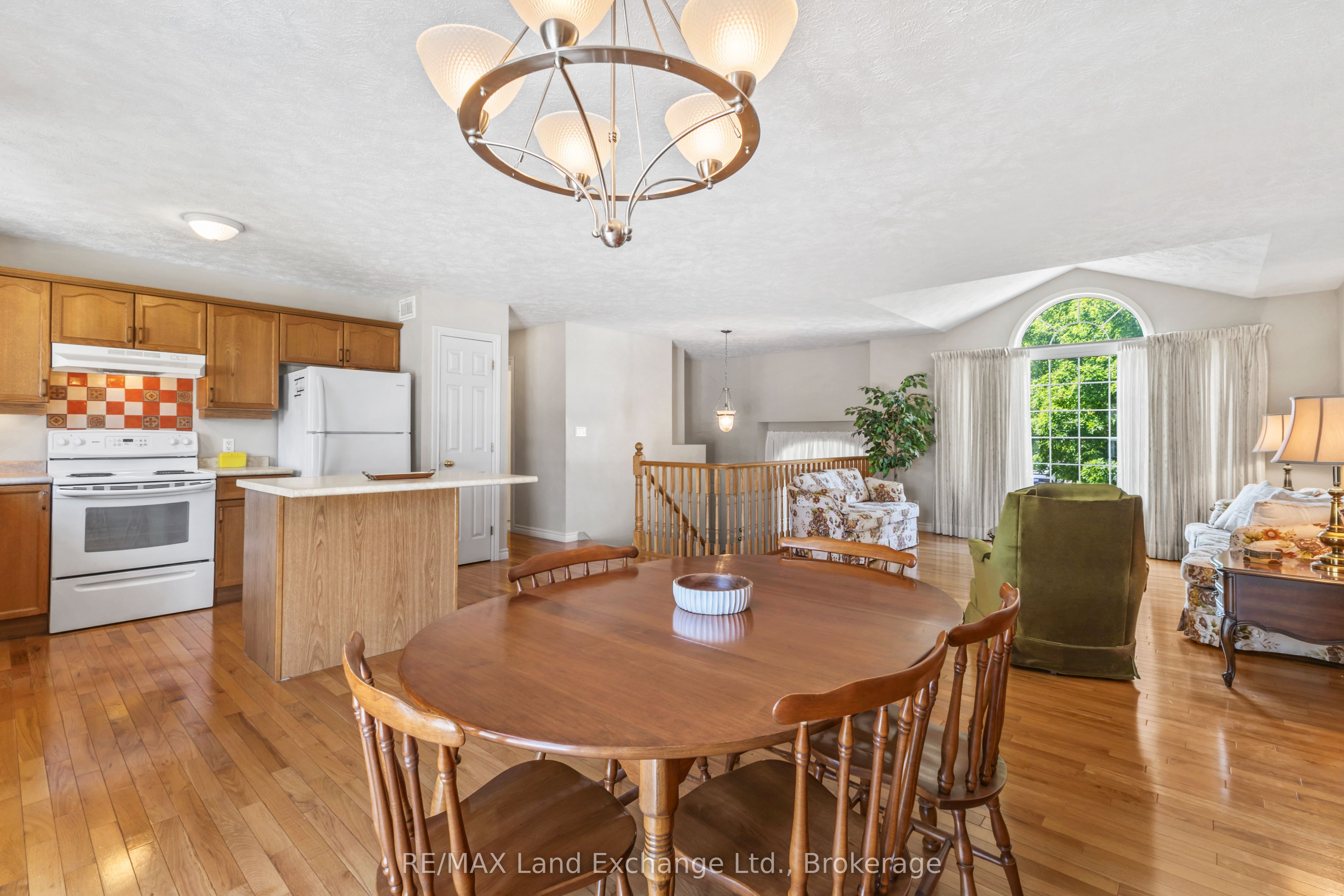 513 Peirson Avenue Property Photo 15