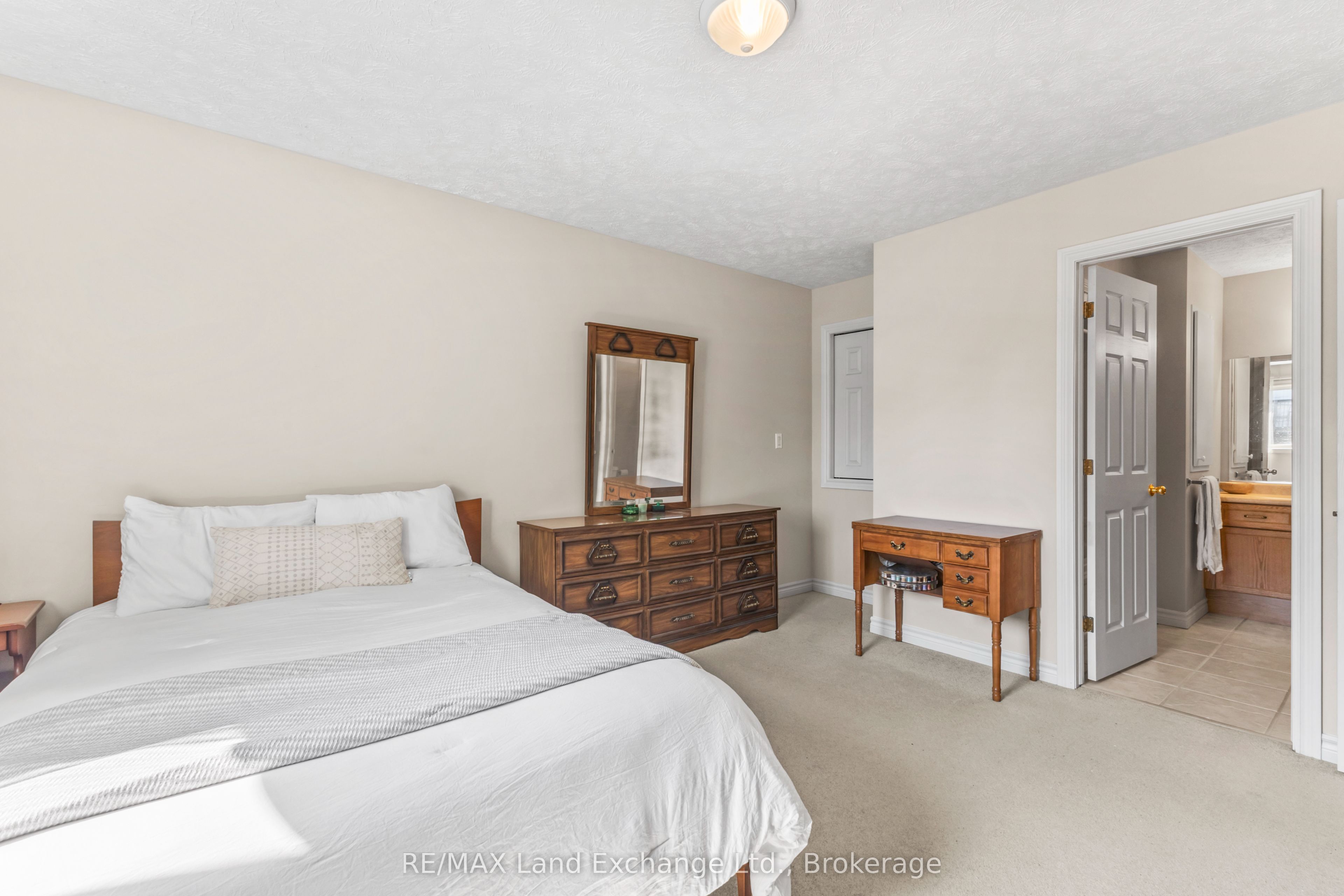 513 Peirson Avenue Property Photo 17