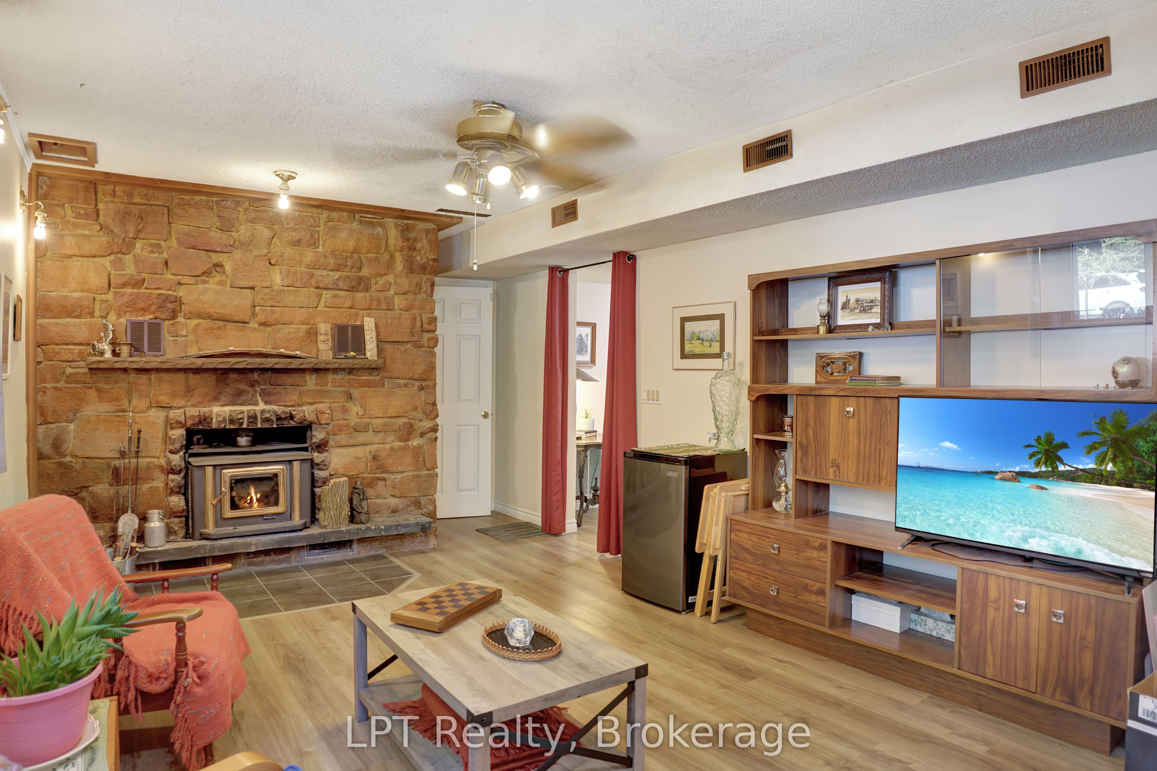 42 William Court Property Photo 29