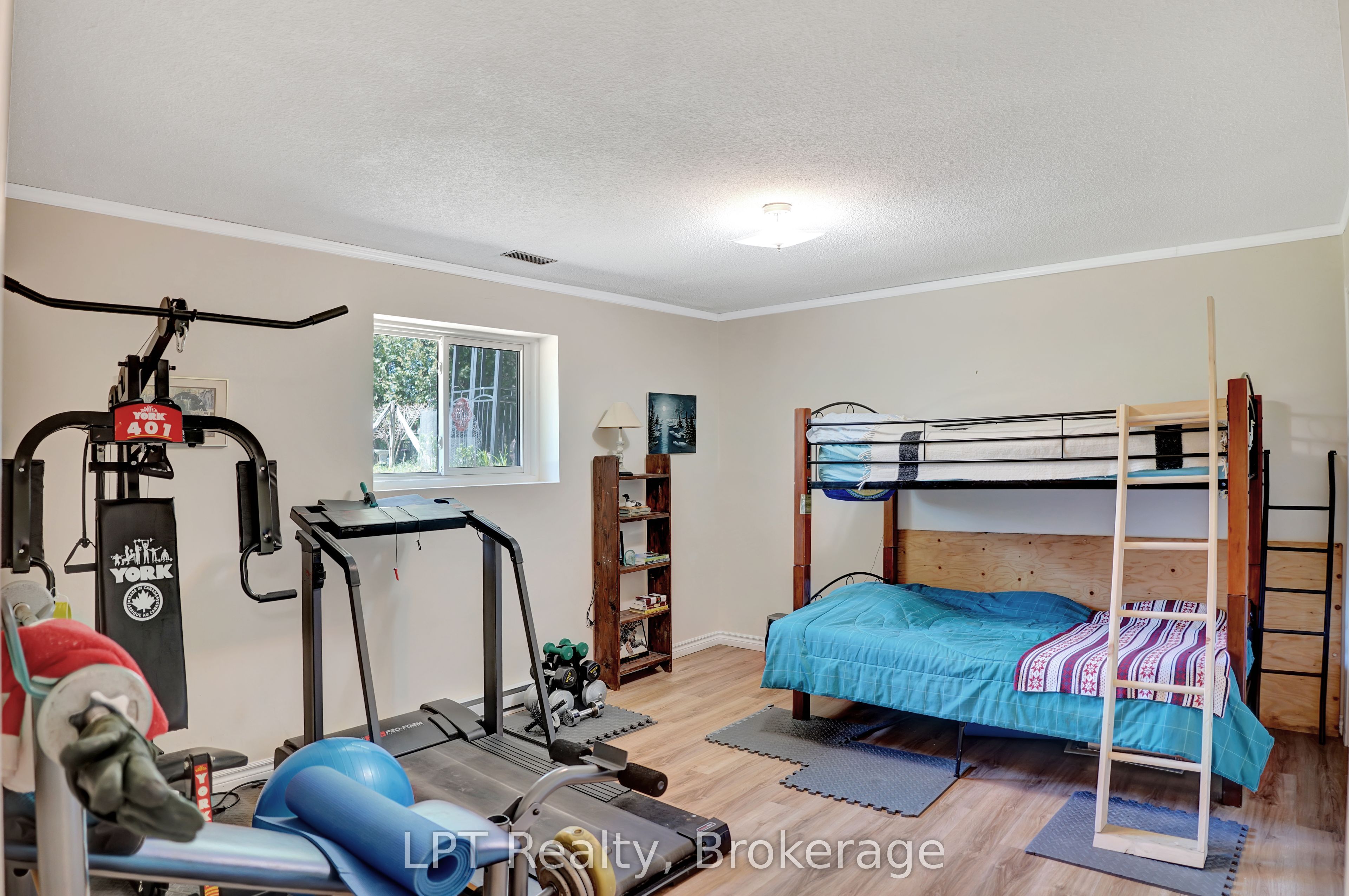 42 William Court Property Photo 31