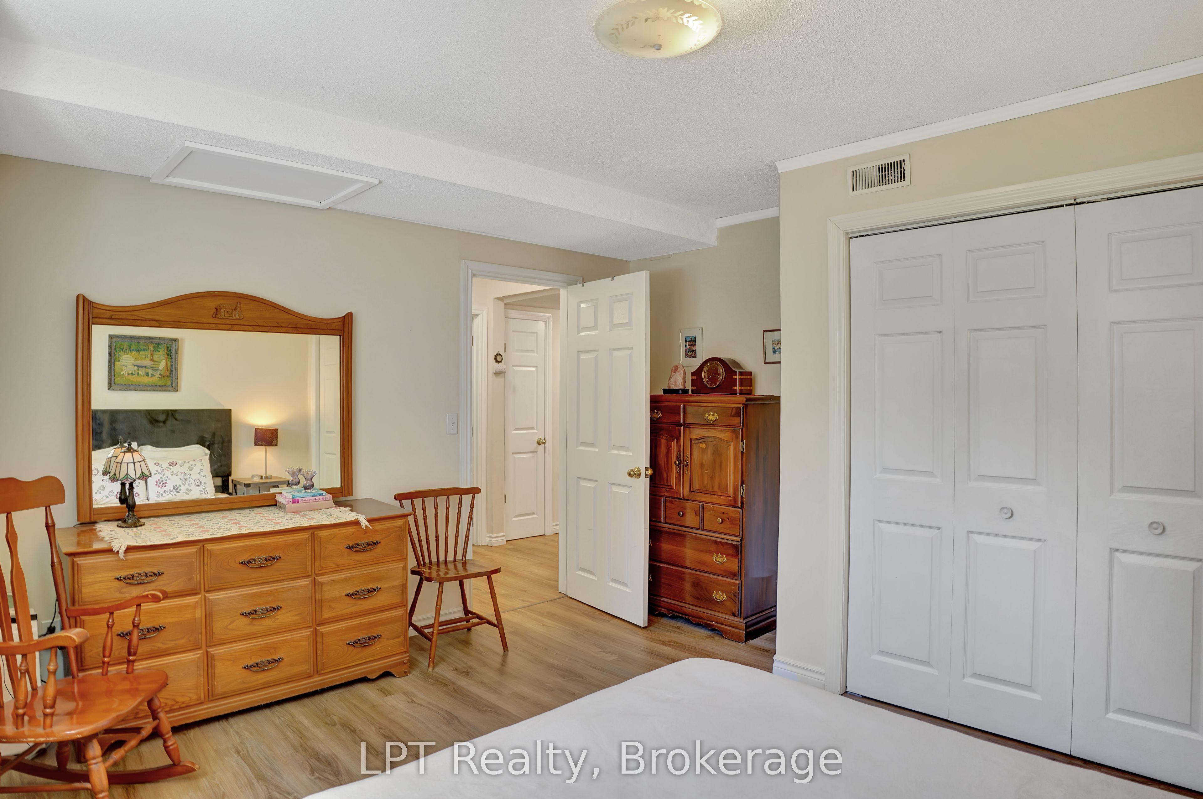 42 William Court Property Photo 34