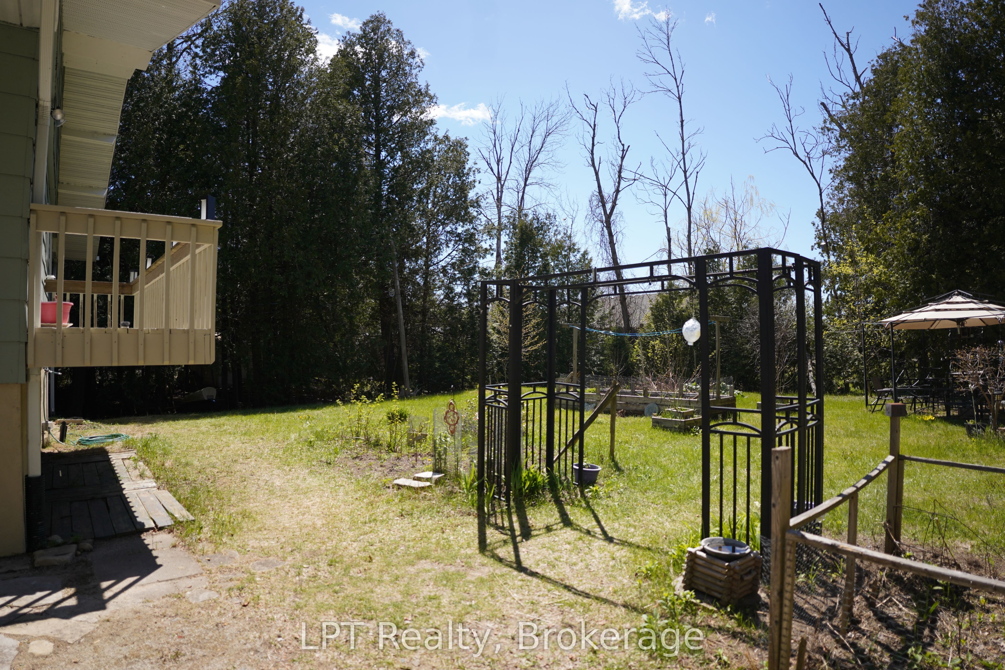 42 William Court Property Photo 38