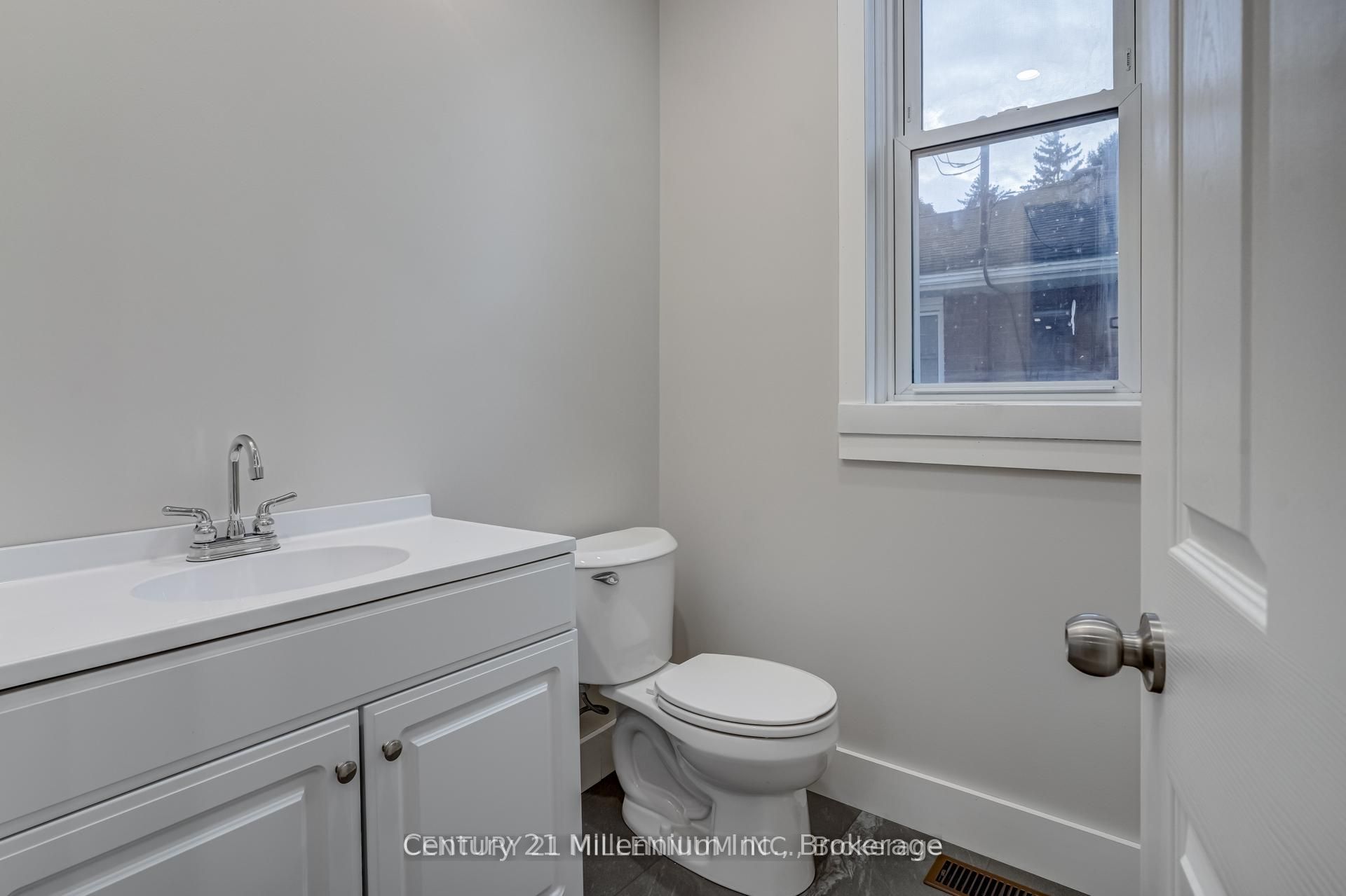276 Edward Street Property Photo 35
