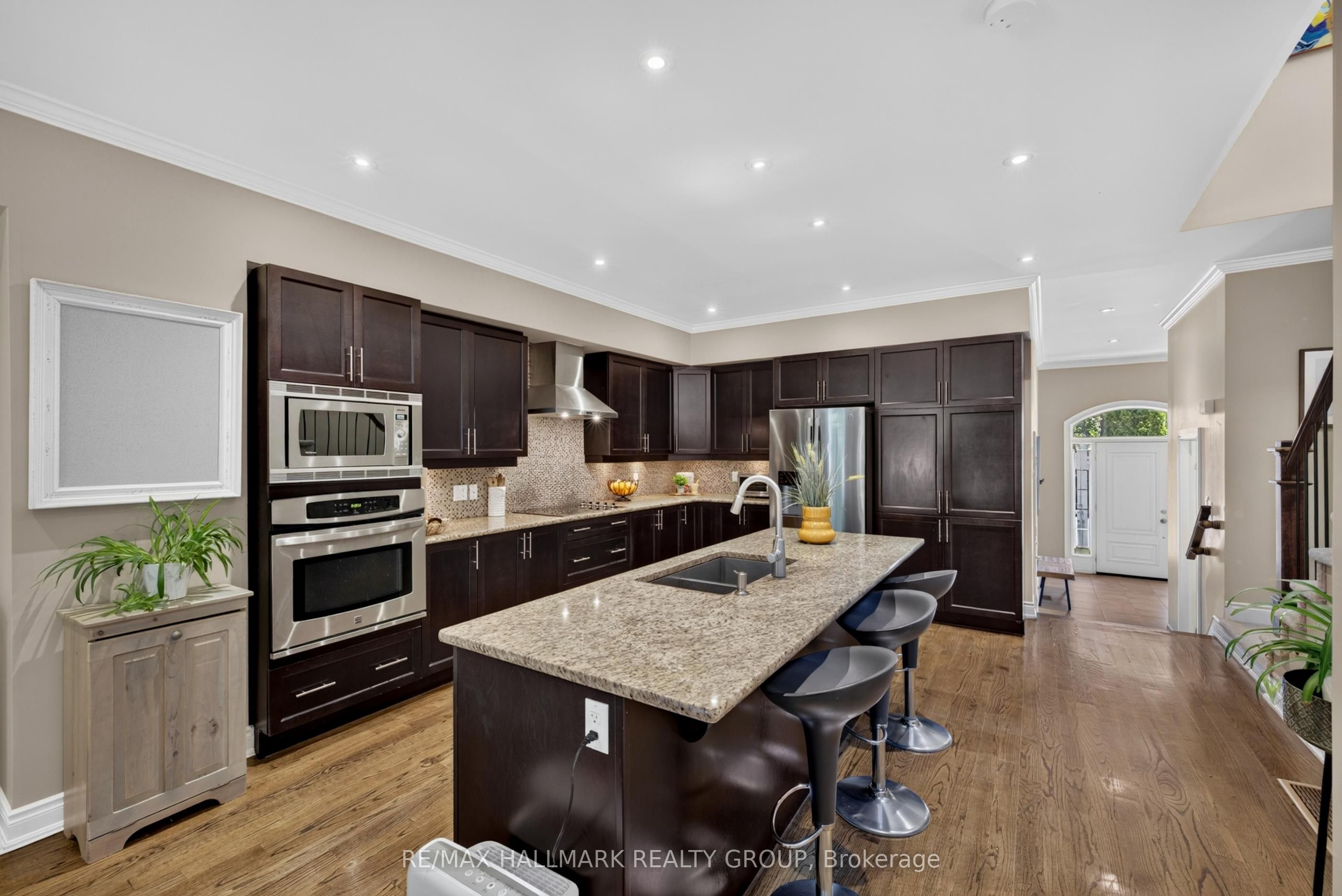 856 Norton Avenue Property Photo 6