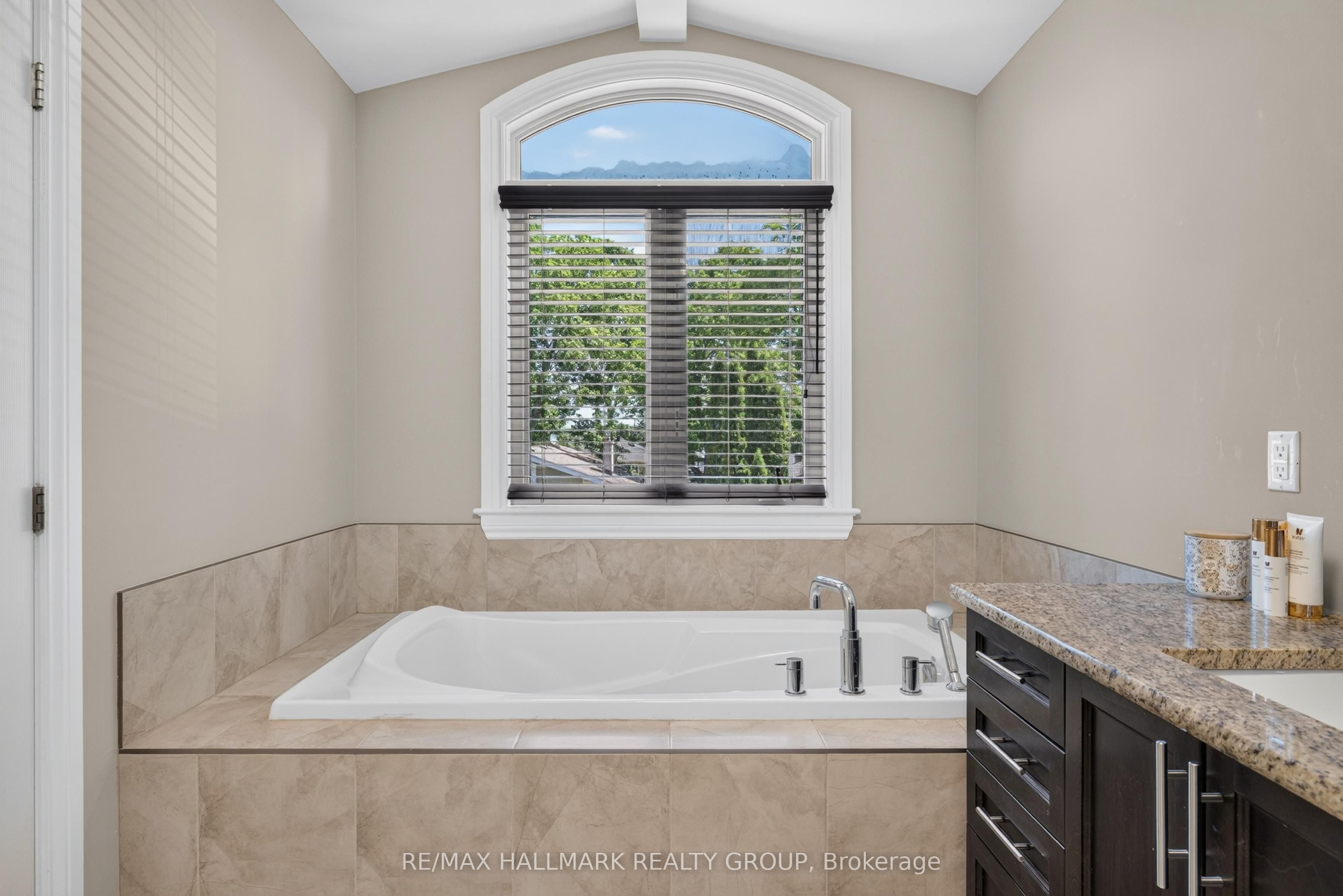 856 Norton Avenue Property Photo 20