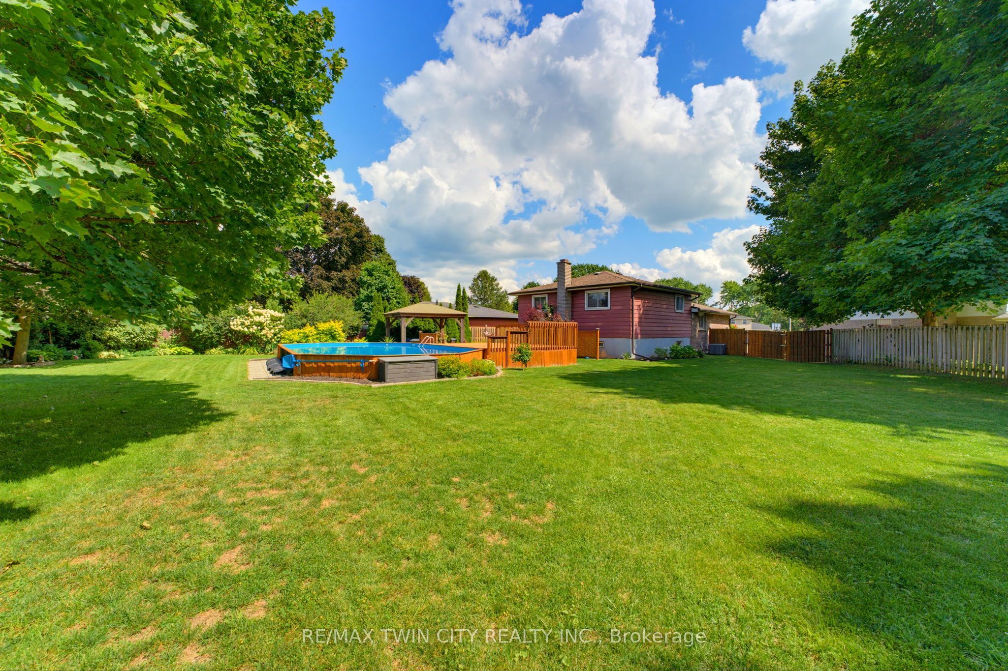 20 Clover Court Property Photo 33