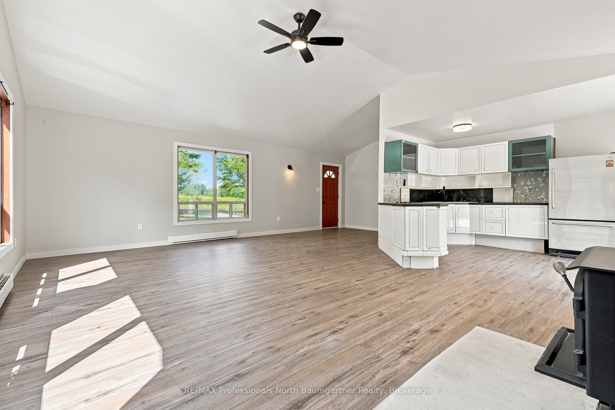 3085 Hadlington Road Property Photo 8