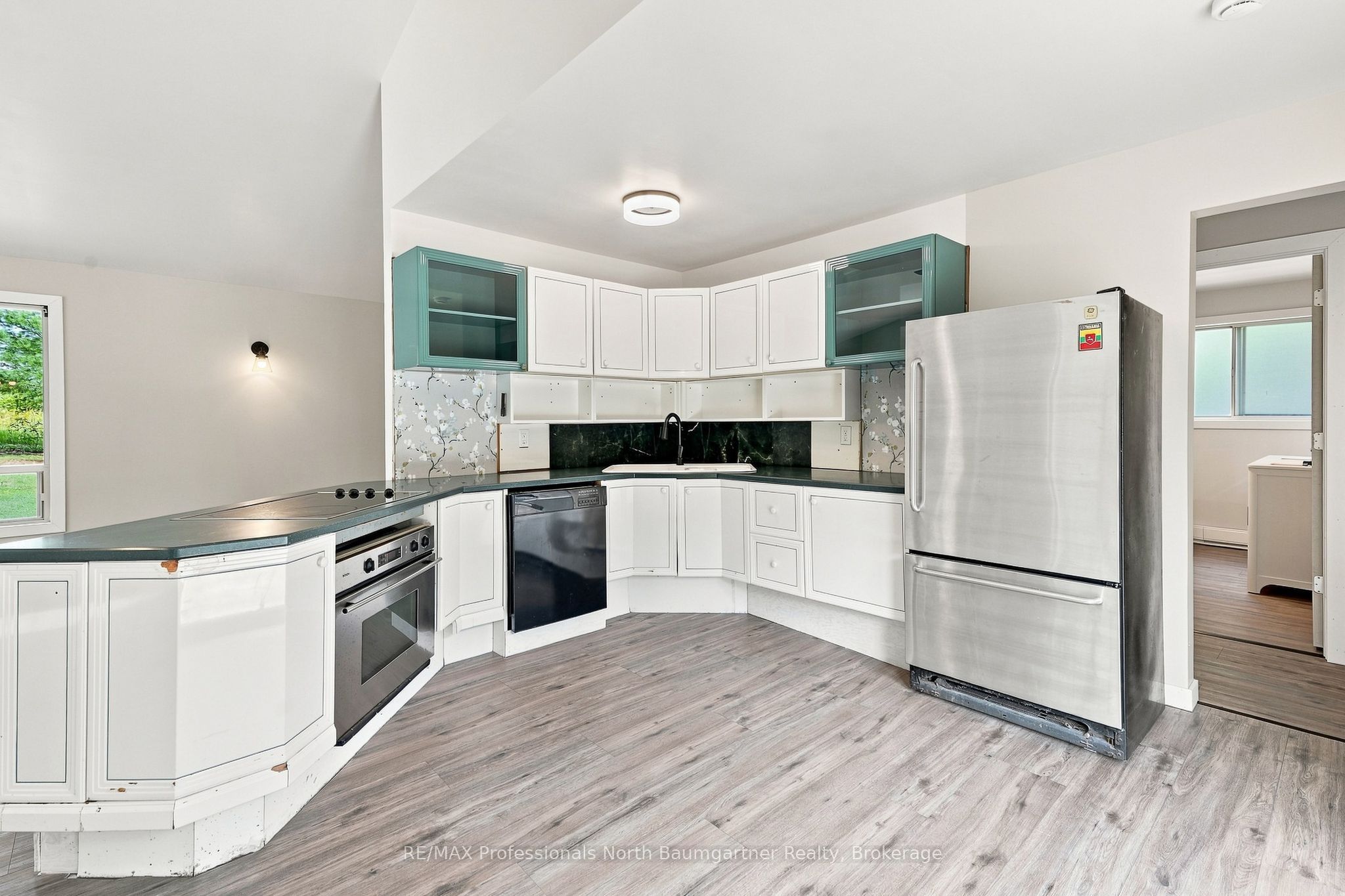 3085 Hadlington Road Property Photo 13