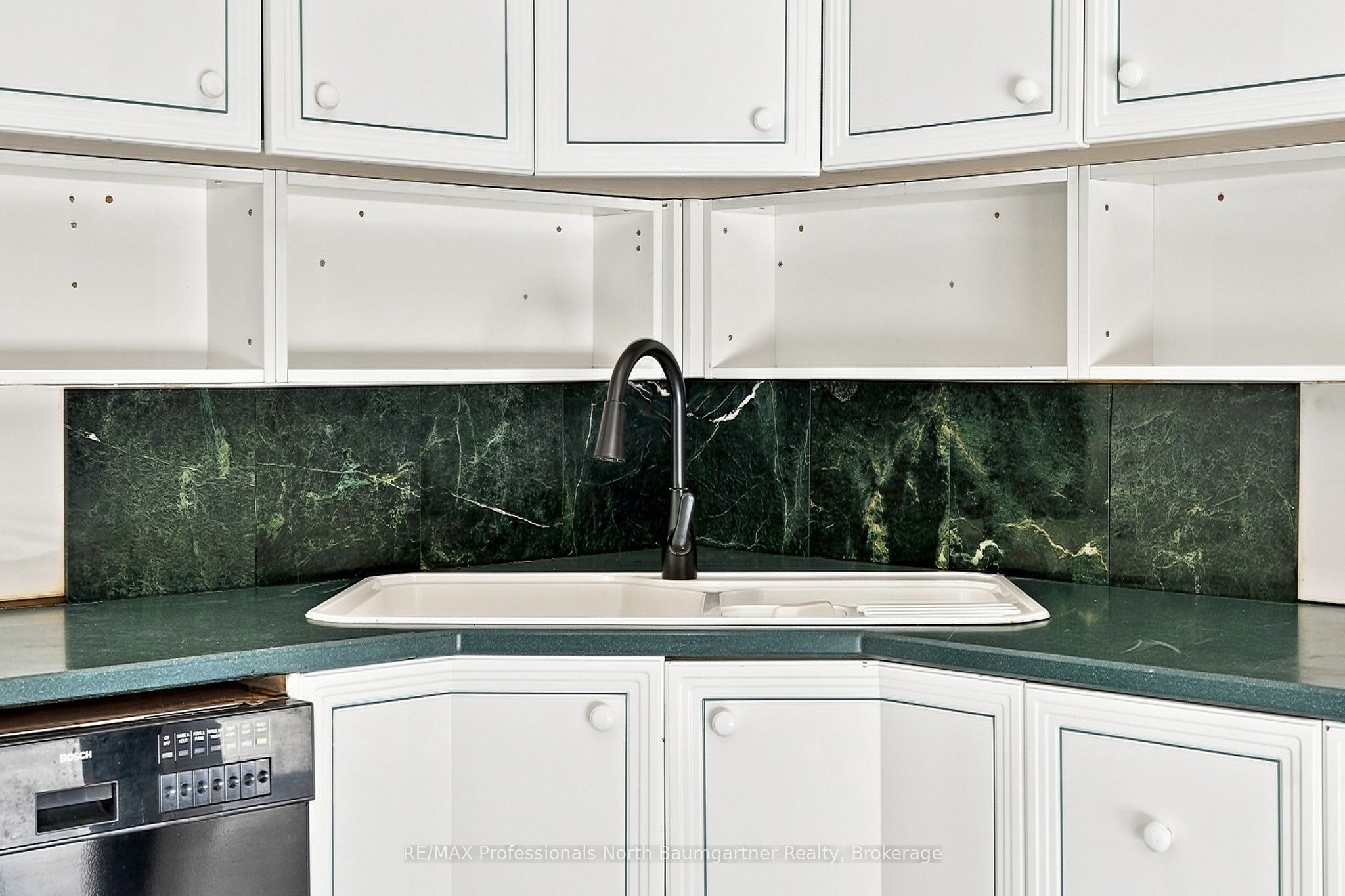 3085 Hadlington Road Property Photo 14