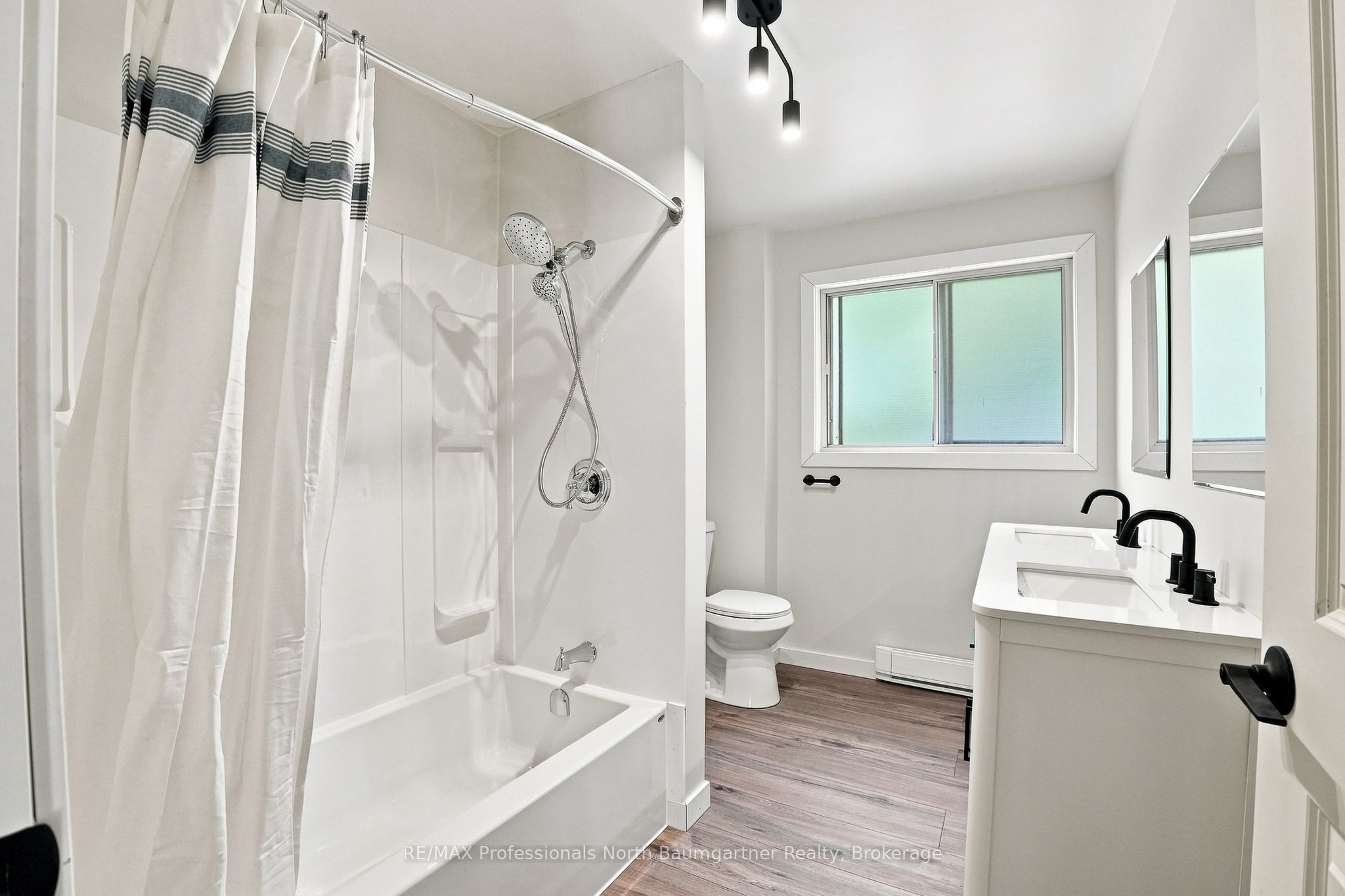 3085 Hadlington Road Property Photo 18