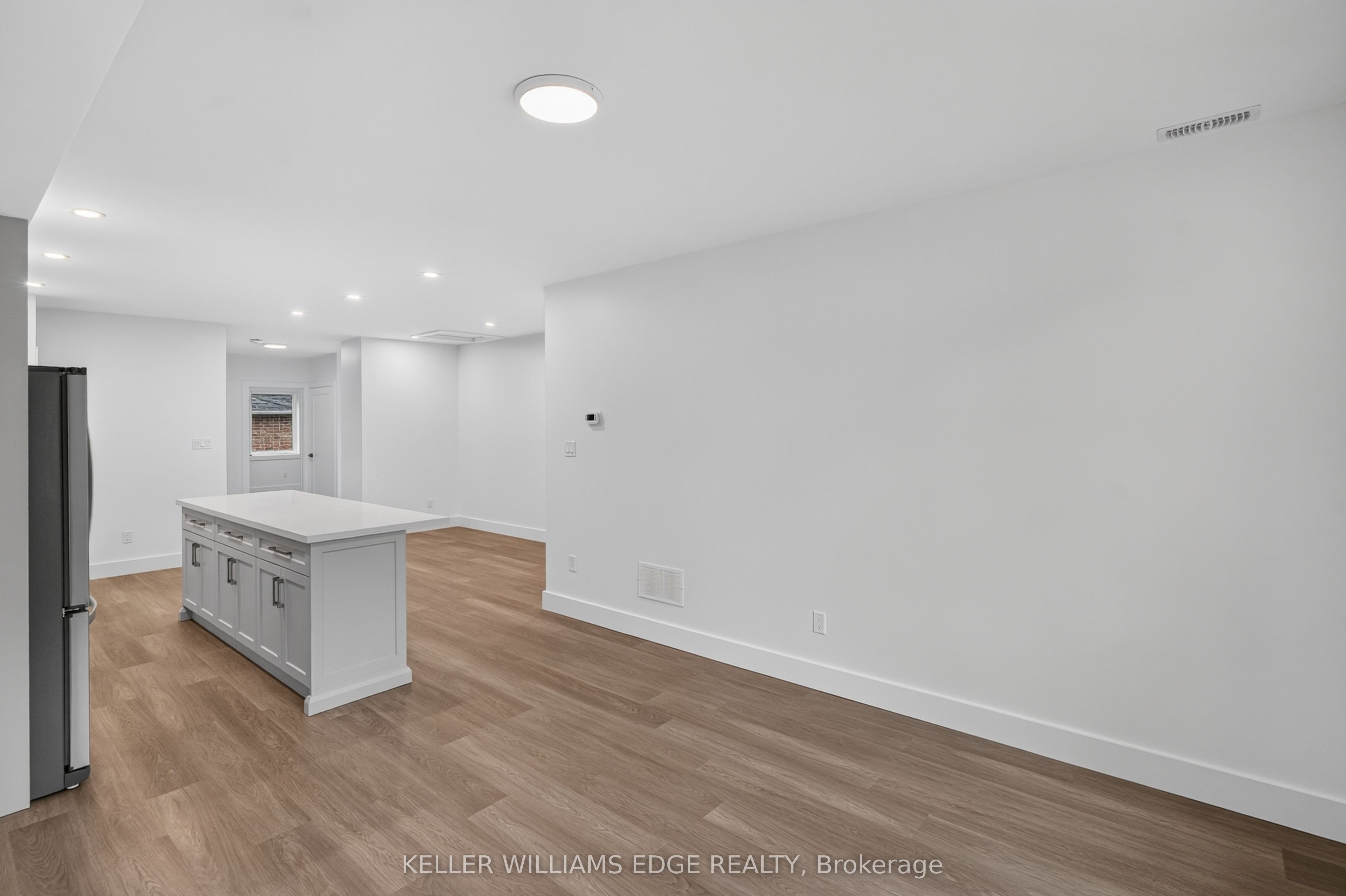 332 King Street W 3 Property Photo 21