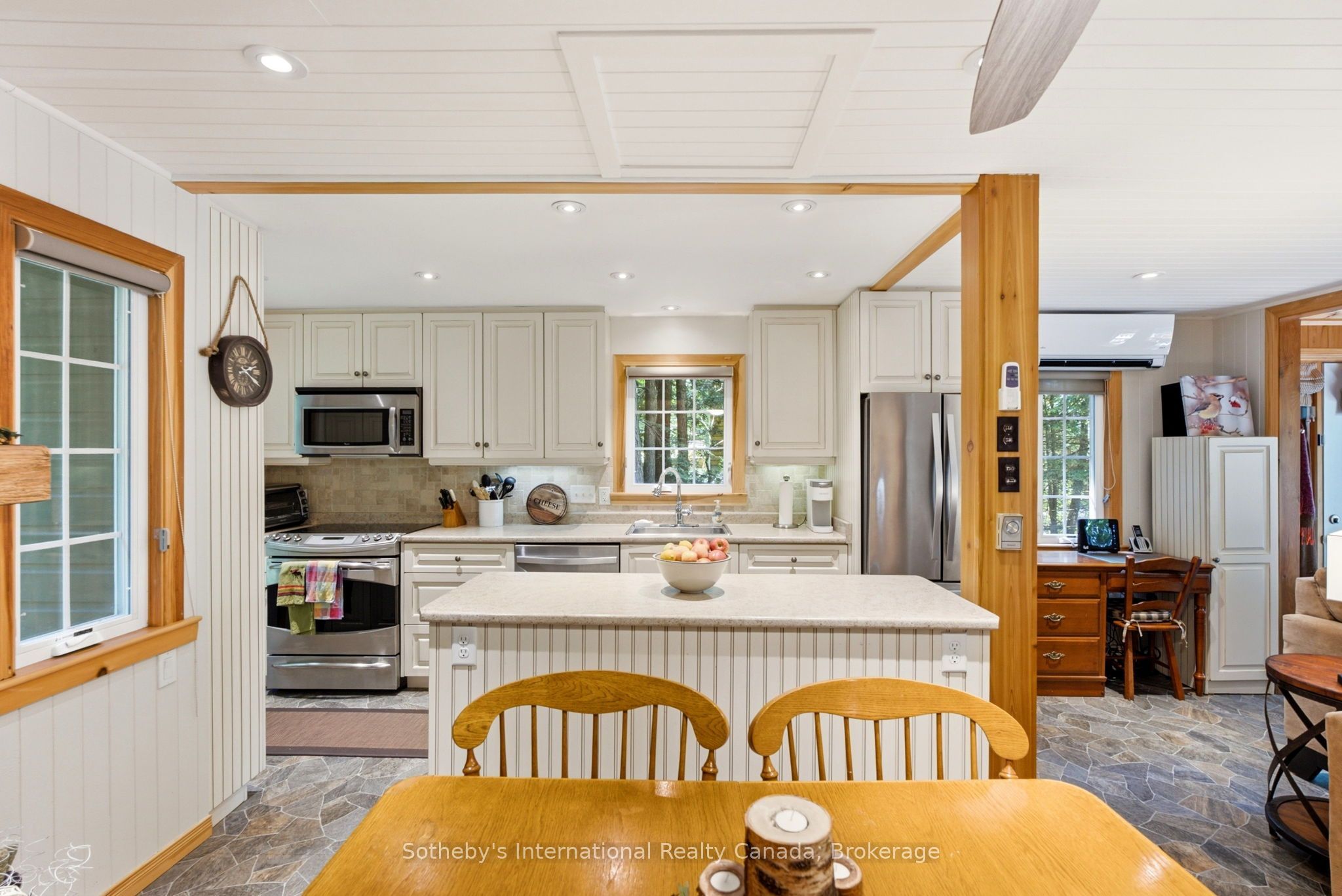 1061 Hurling Point Road Property Photo 7