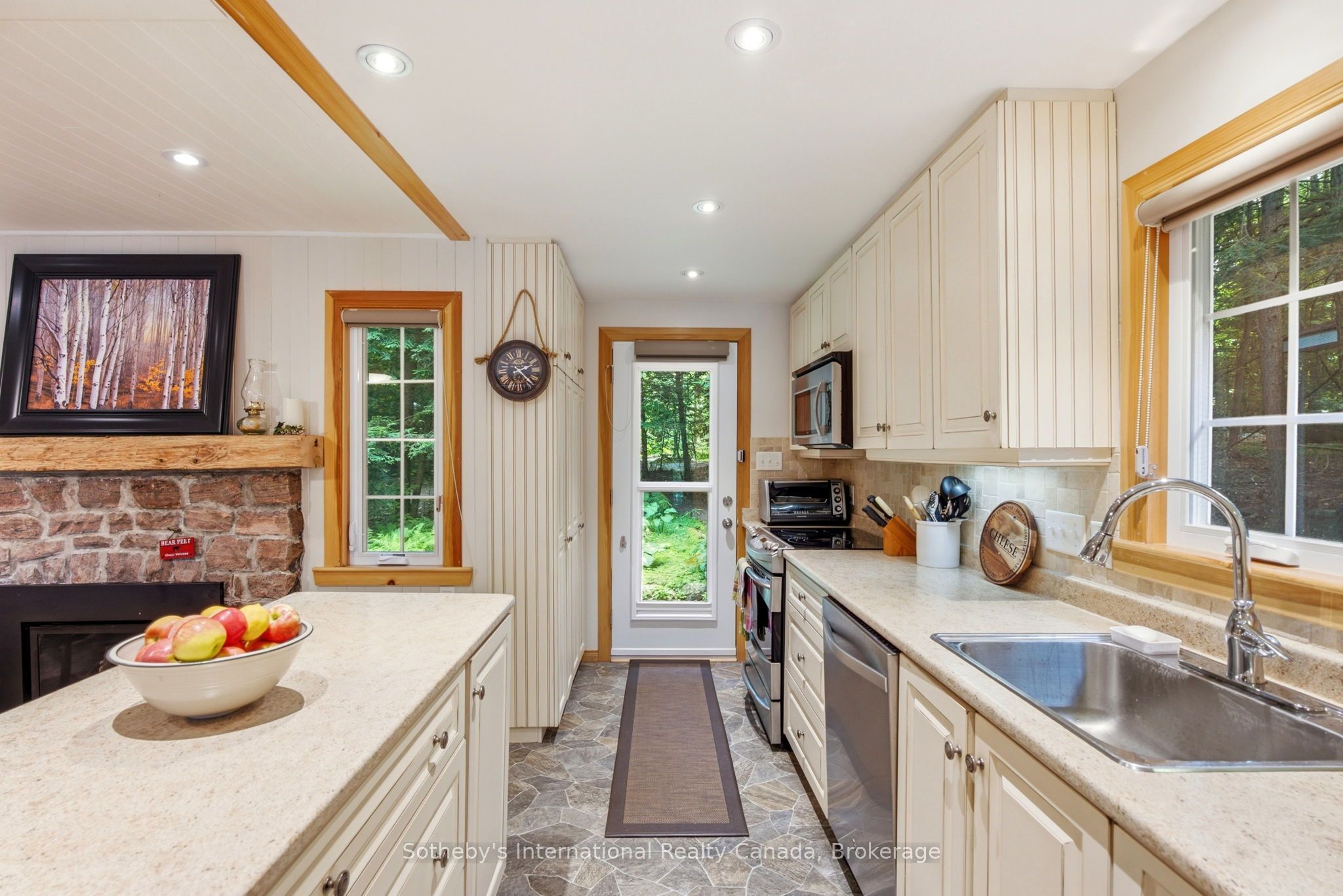 1061 Hurling Point Road Property Photo 10