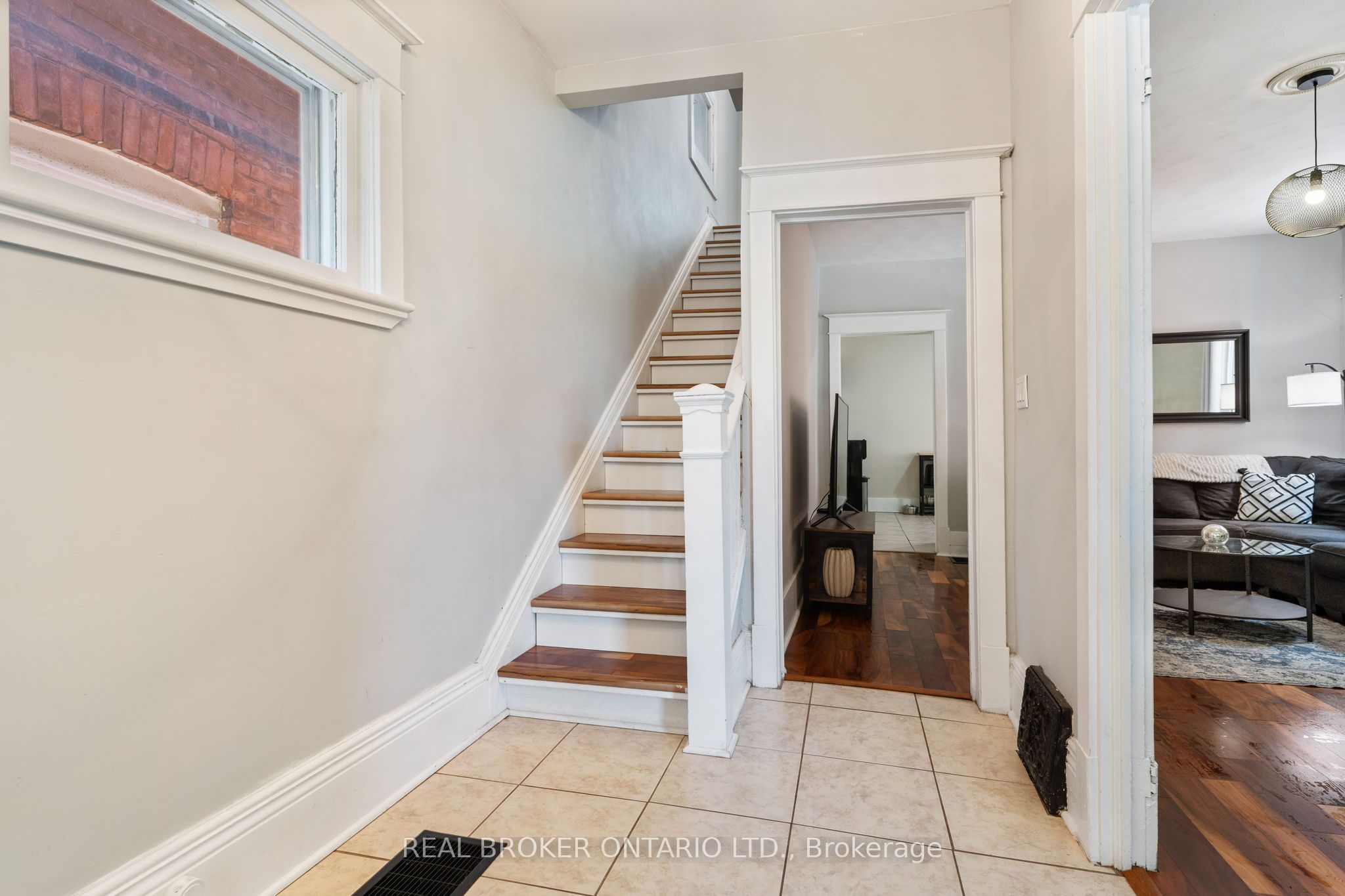 30 Dundas Street Property Photo 4